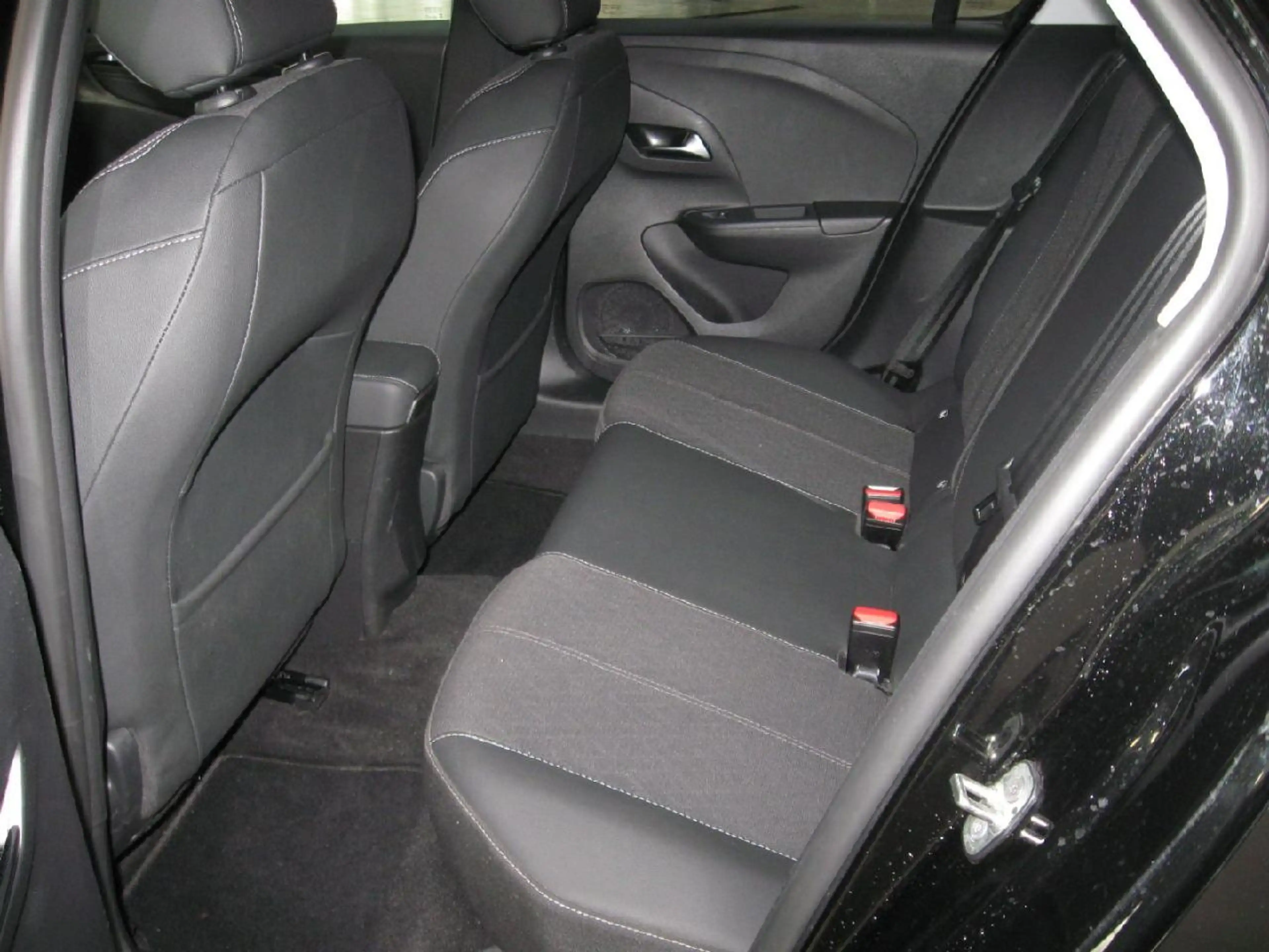 Opel Corsa-e e Elegance — photo 5