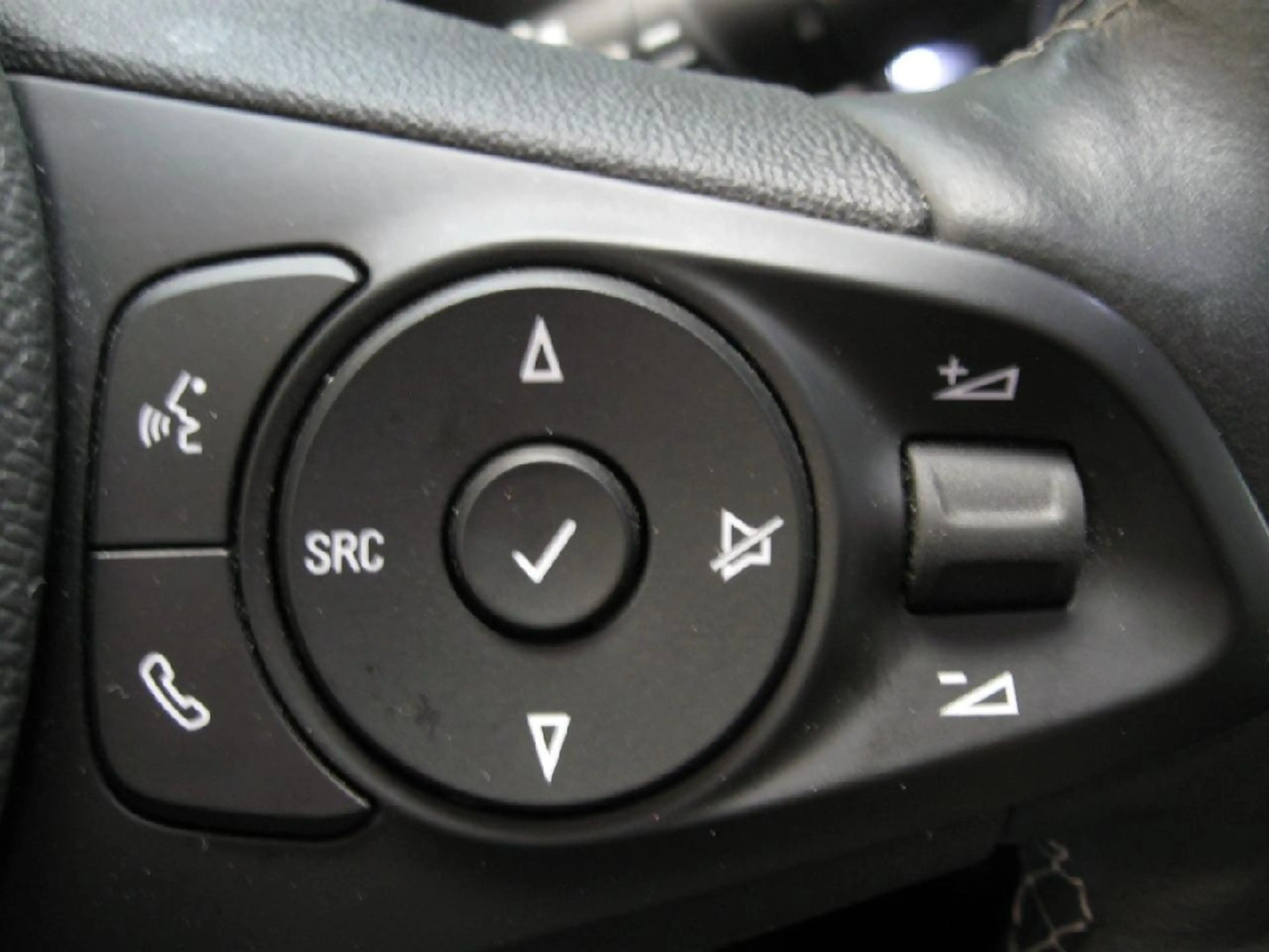 Opel Corsa-e e Elegance — photo 10