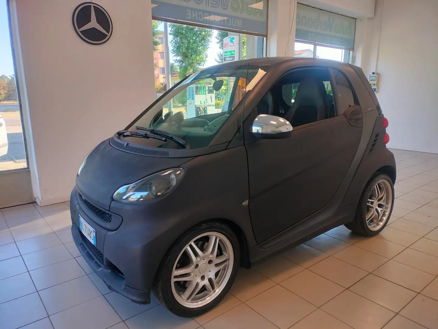 smart forTwo BRABUS 1.0 BENZINA 98cv Zwart - 2
