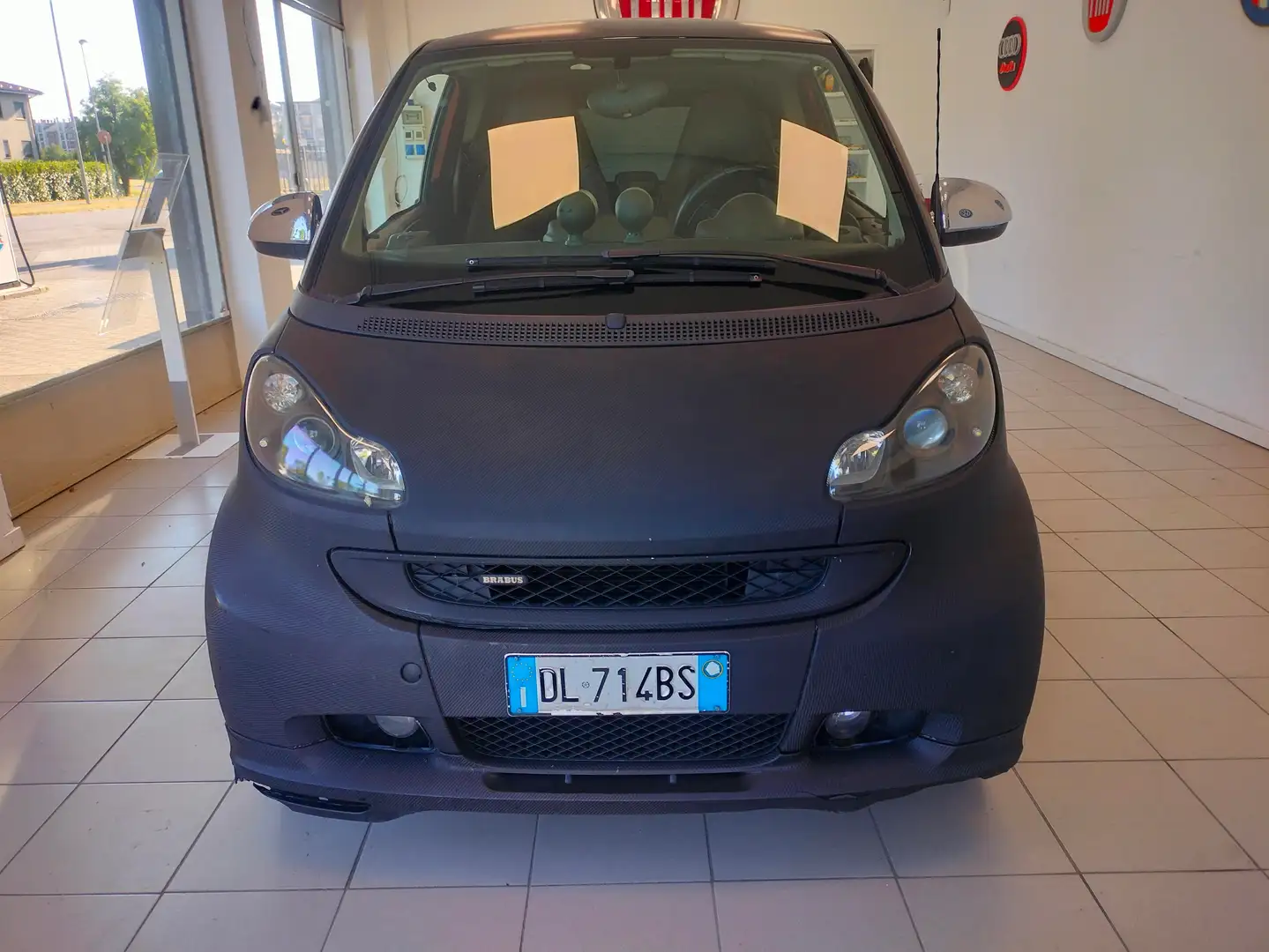 smart forTwo BRABUS 1.0 BENZINA 98cv **WRAP** Nero - 2