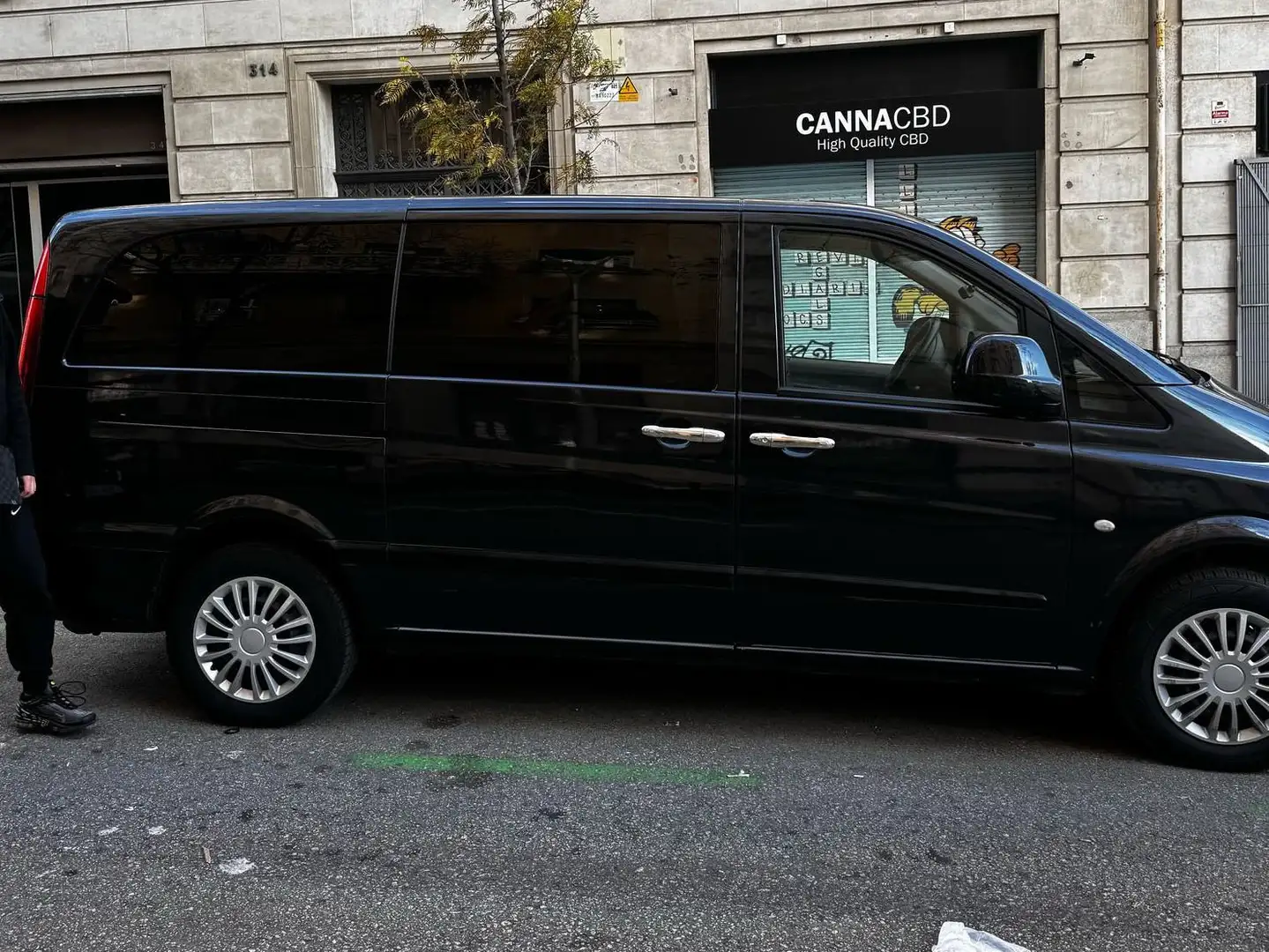Mercedes-Benz Vito Vito Furgón 4x4 115CDI Extralarga Negro - 1