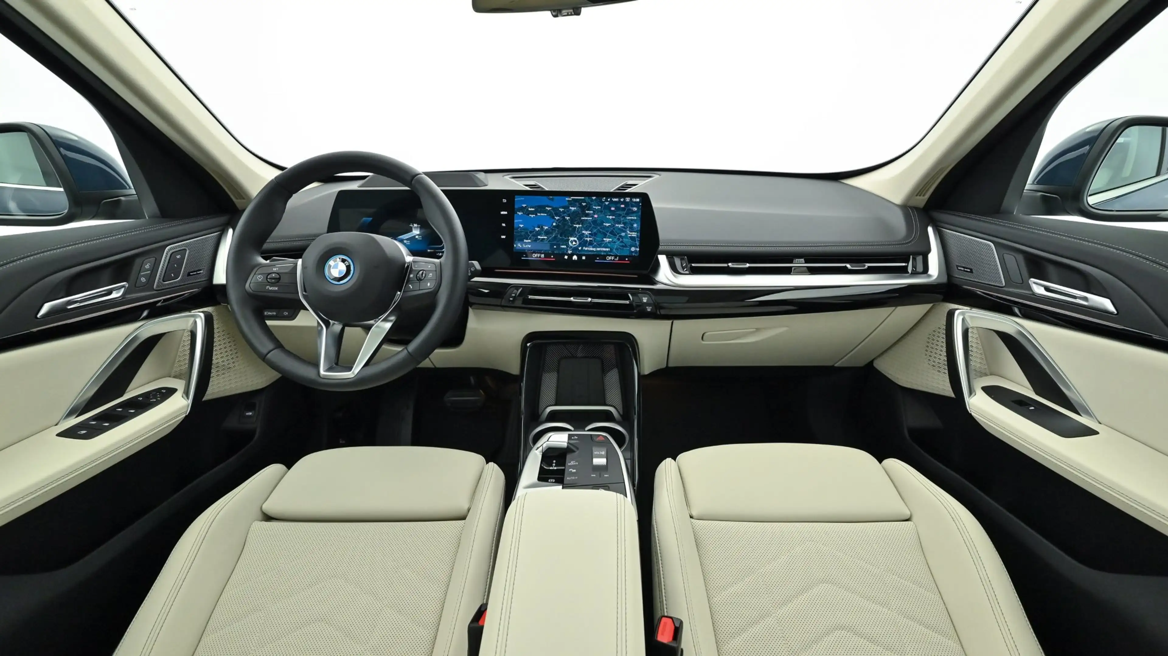 BMW iX1 xDrive30 — photo 15