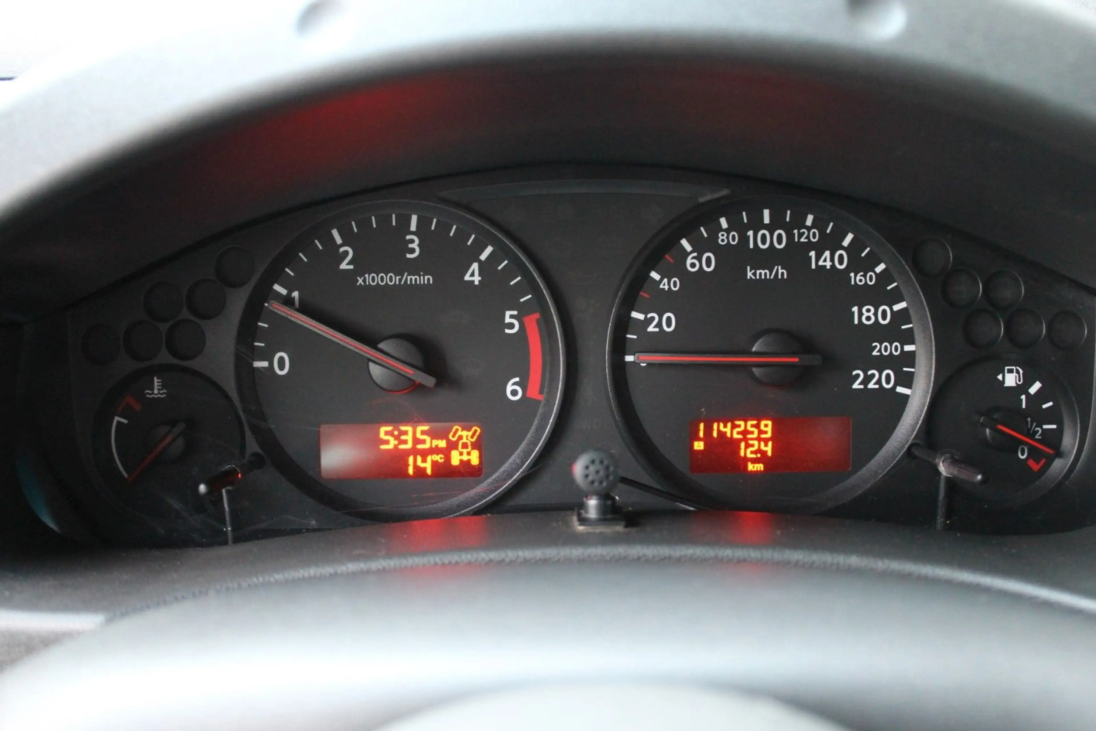 Nissan Navara 2.5 Double Cab PLATINUM EVO 4X4 — photo 10