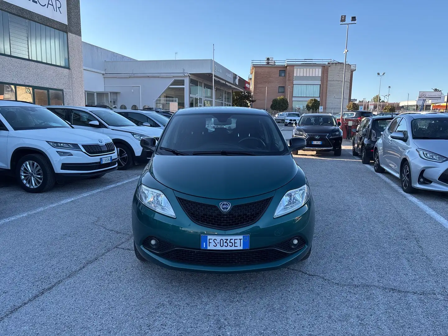 Lancia Ypsilon 1.2 69 CV 5 porte GPL Ecochic Gold Verde - 2
