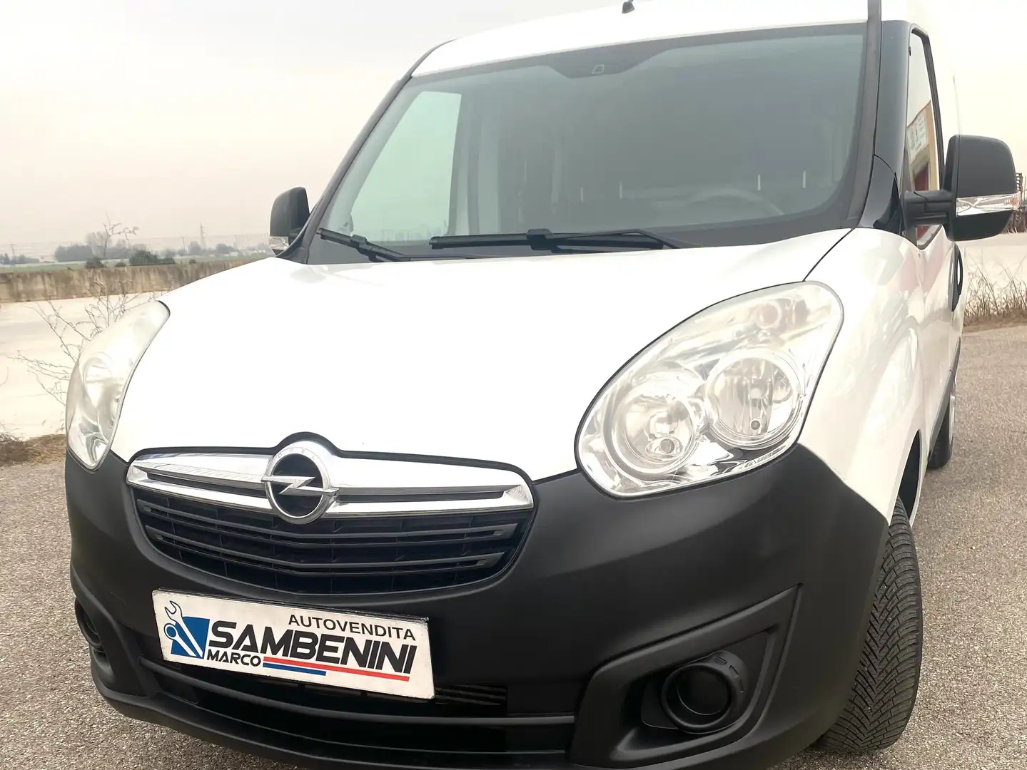 Opel COMBO Weiß - 1