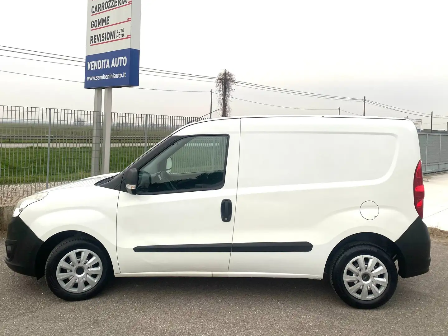 Opel COMBO Weiß - 2