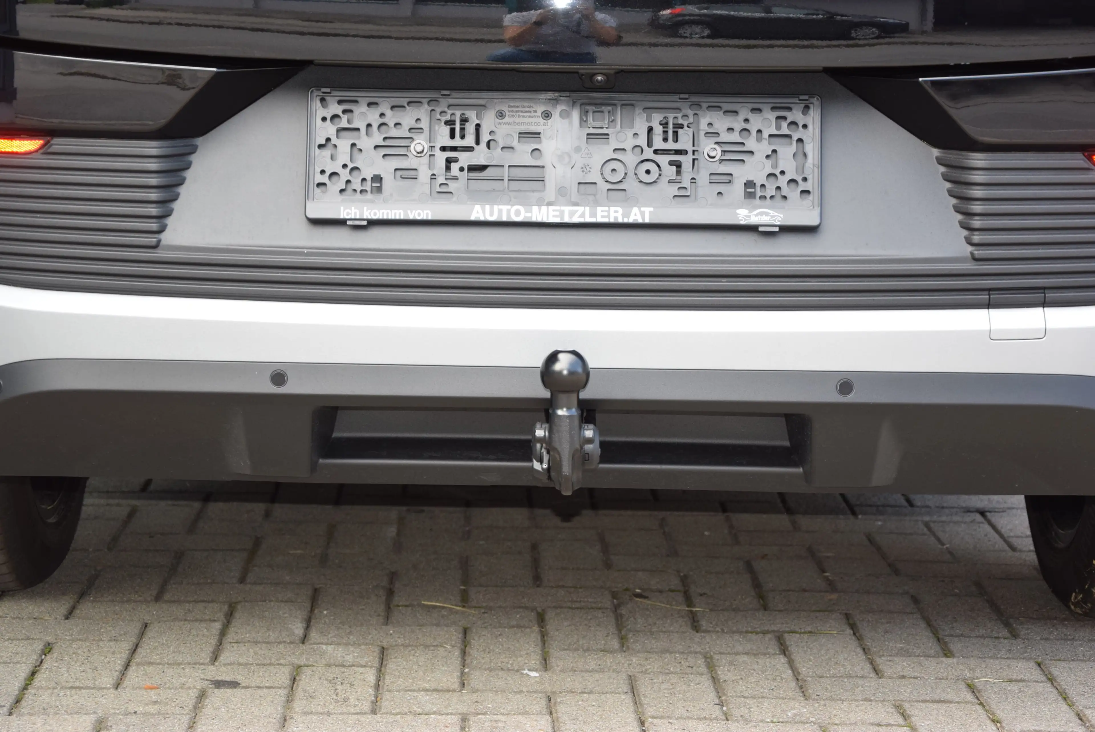 Ford Explorer Premium RWD — photo 6