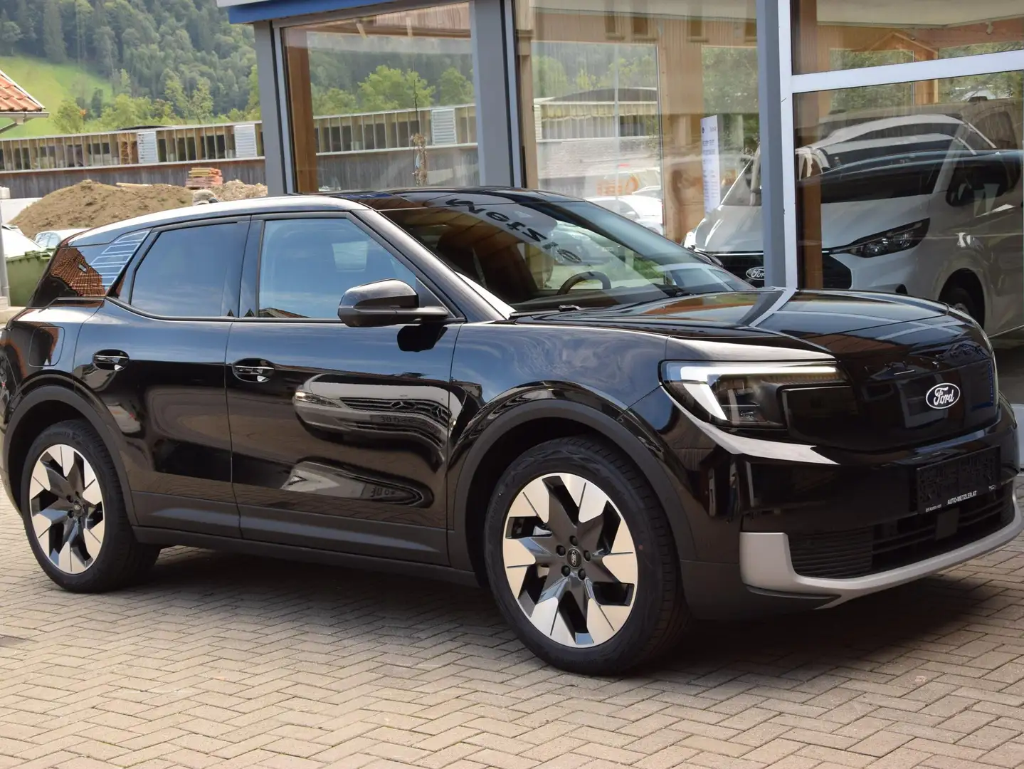 Ford Explorer Premium RWD Schwarz - 2