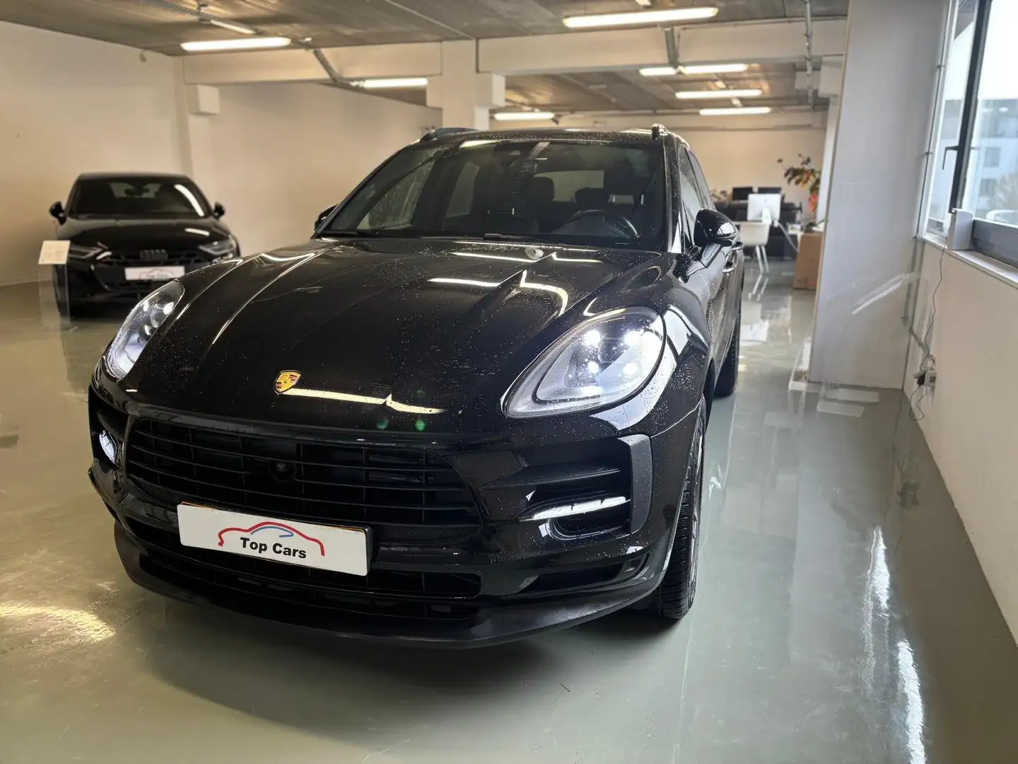 Porsche Macan Essence AUTO/PANO/ALCANTARA/SIEGE ELEC CHAUFF Noir - 1