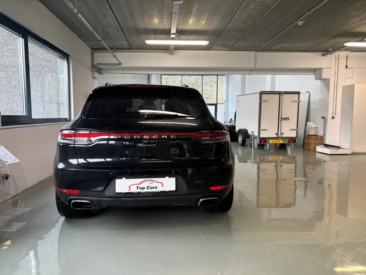 Porsche Macan Essence AUTO/PANO/ALCANTARA/SIEGE ELEC CHAUFF Noir - 2