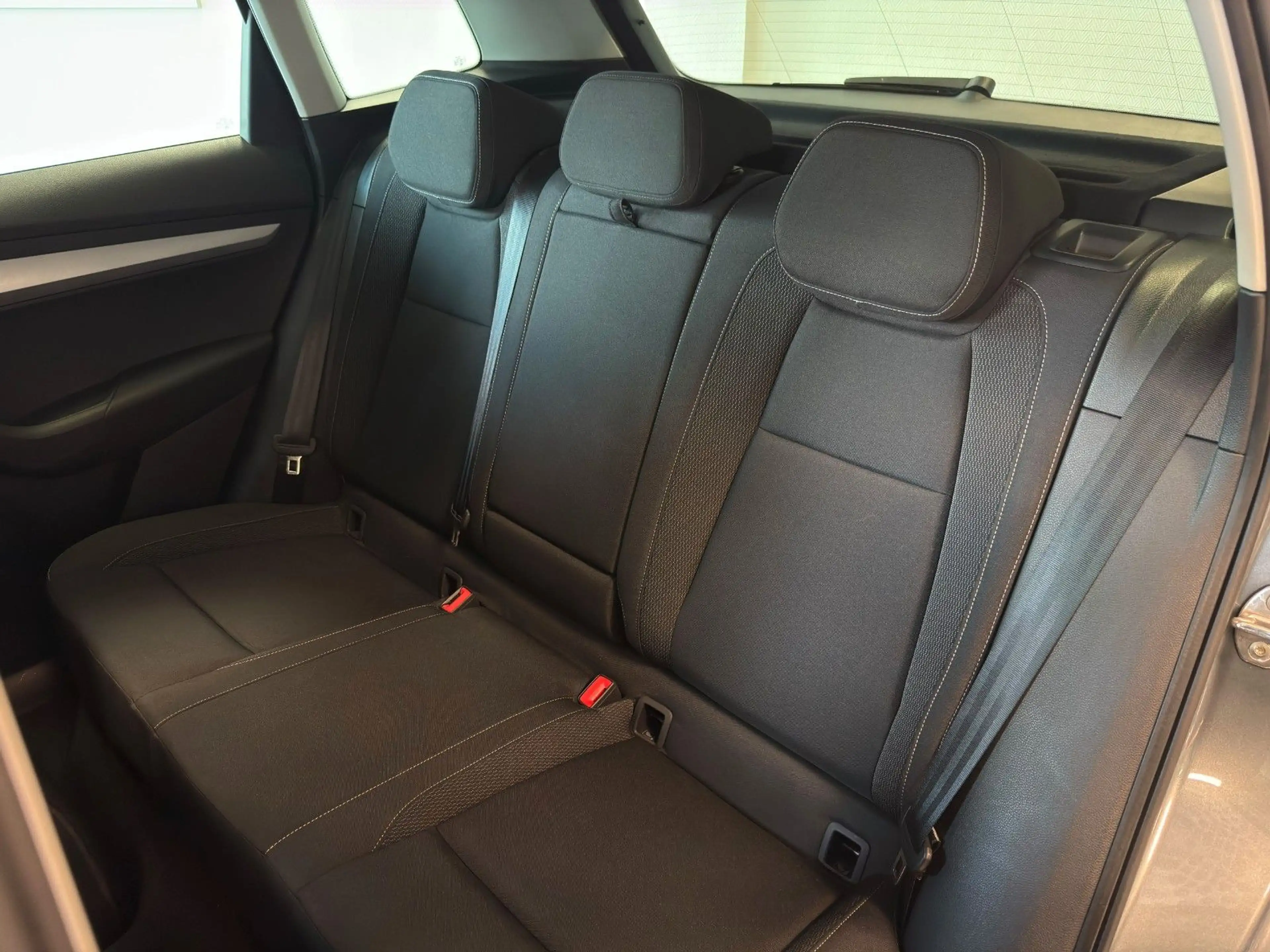 Skoda Karoq 1.5 TSI DSG Selection*ACC*AHK*Navi*SHZ* — photo 15