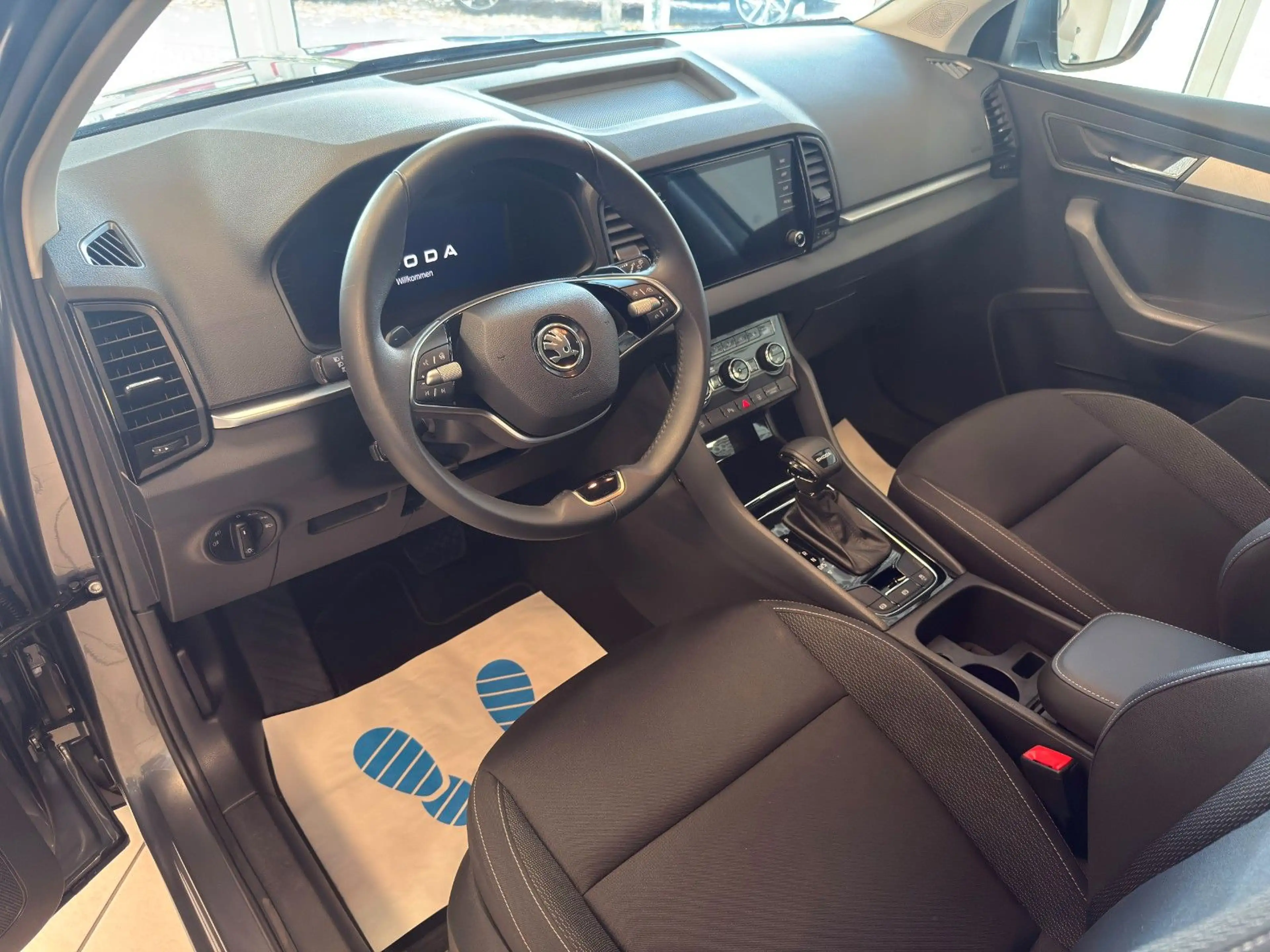 Skoda Karoq 1.5 TSI DSG Selection*ACC*AHK*Navi*SHZ* — photo 11
