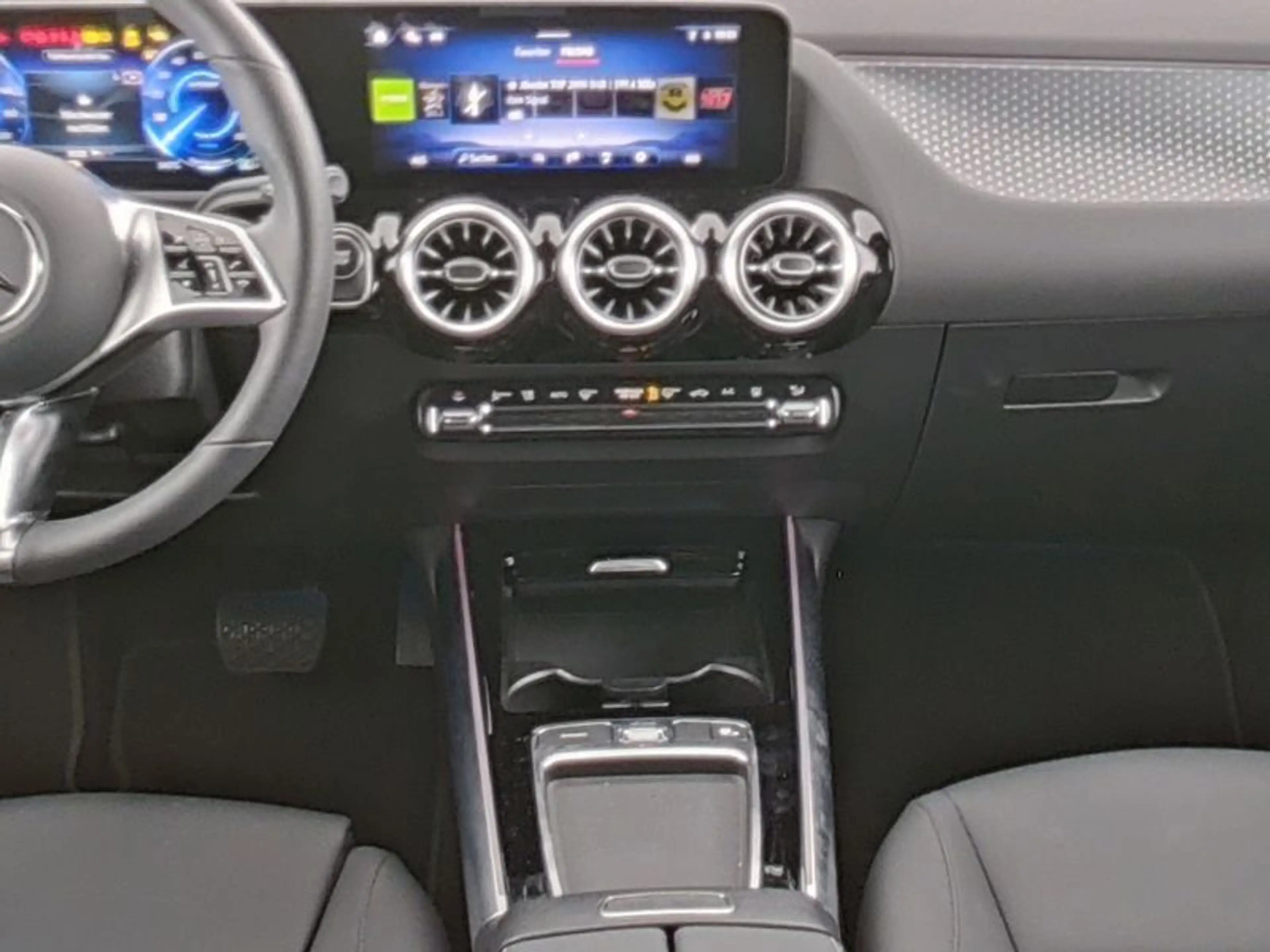 Mercedes-Benz EQA 250+ PROG-ADV 360° LED EASYP TOT WINTER WDGS — photo 6
