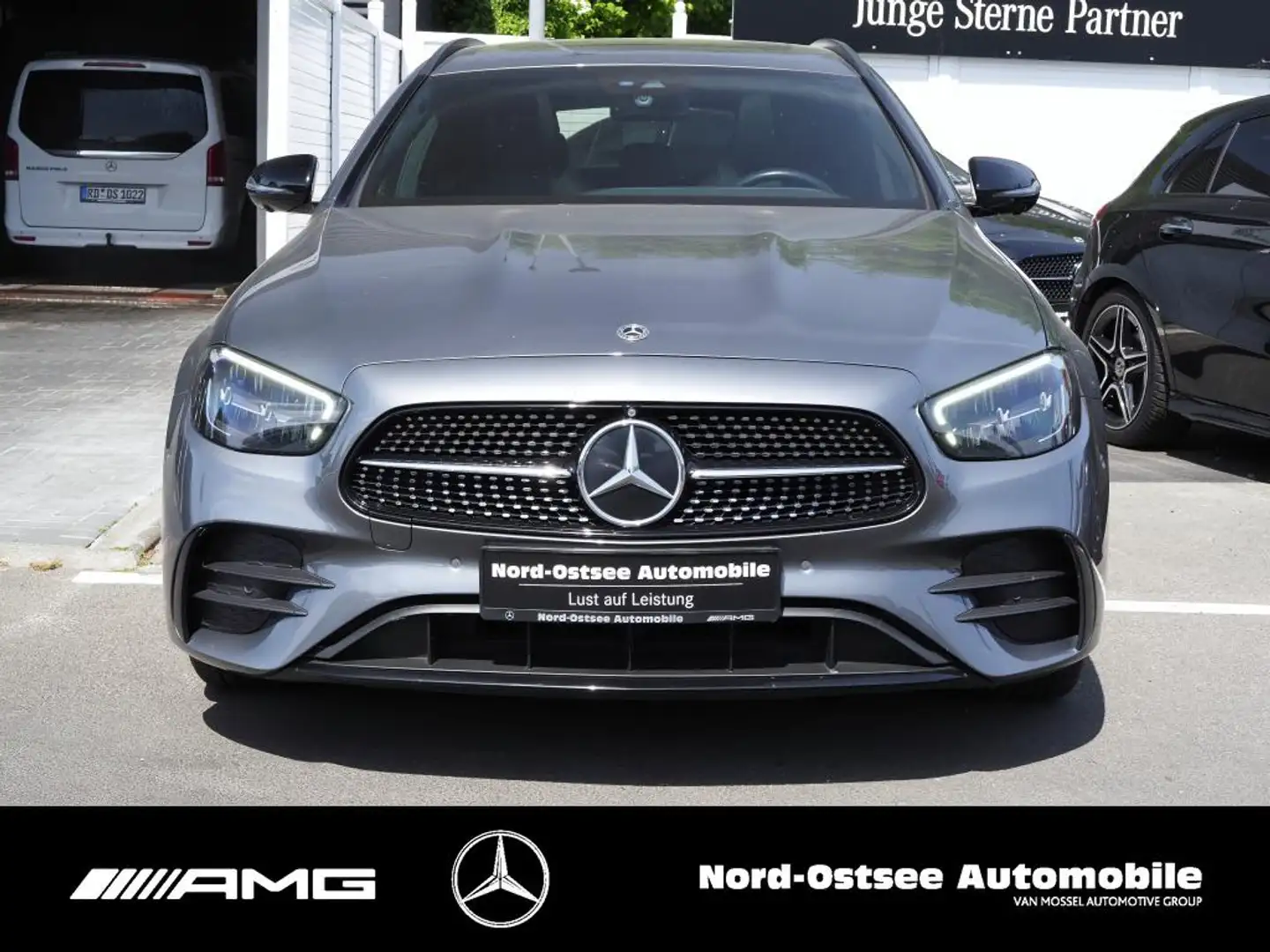Mercedes-Benz E 300 e T AMG AHK SHD NIGHT 360° WIDE NAVI SHZ Gris - 2