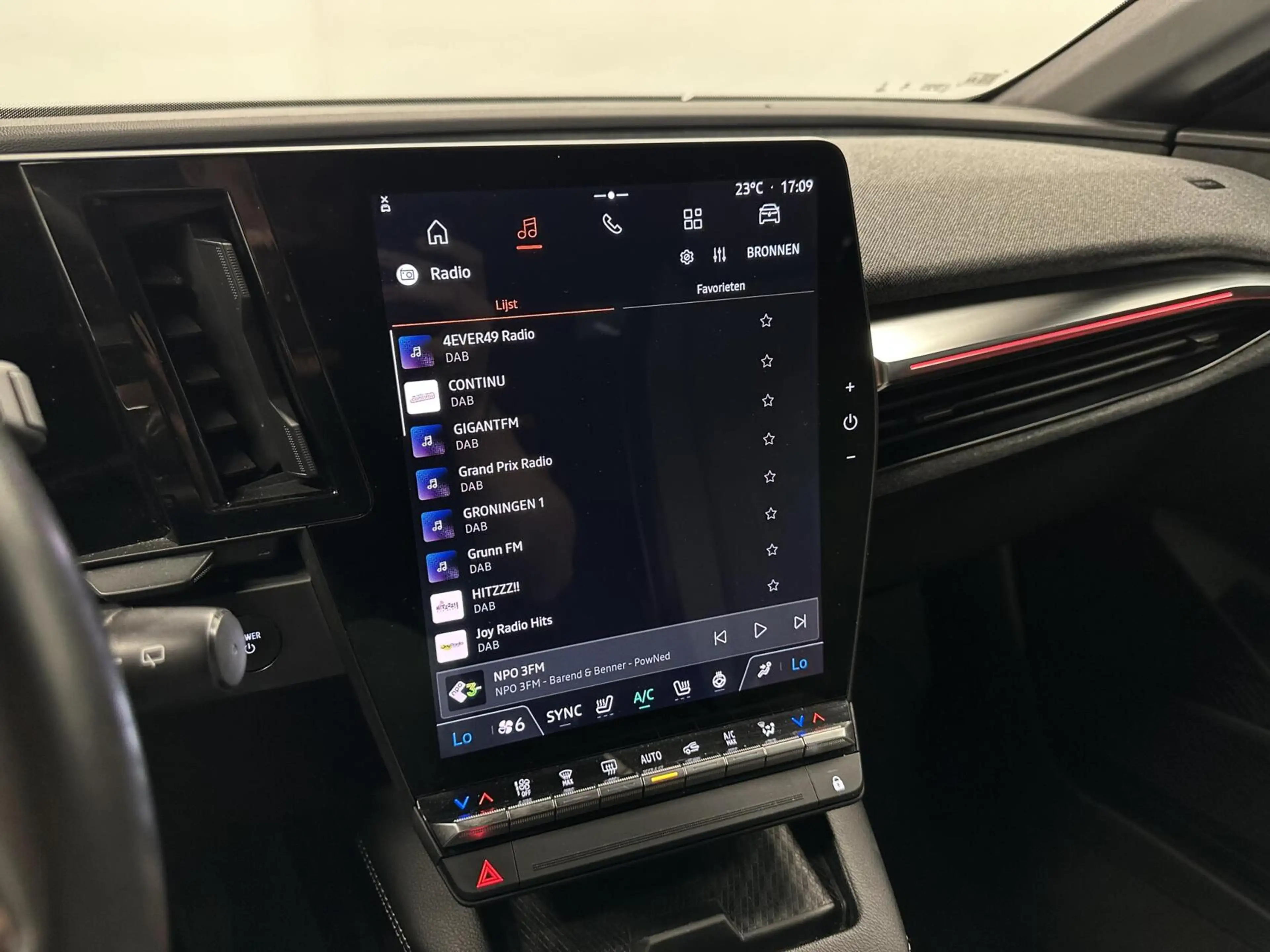 Renault Megane E-Tech EV60 93% SOH Optimum Charge Techno CAMERA CARPLAY — photo 27