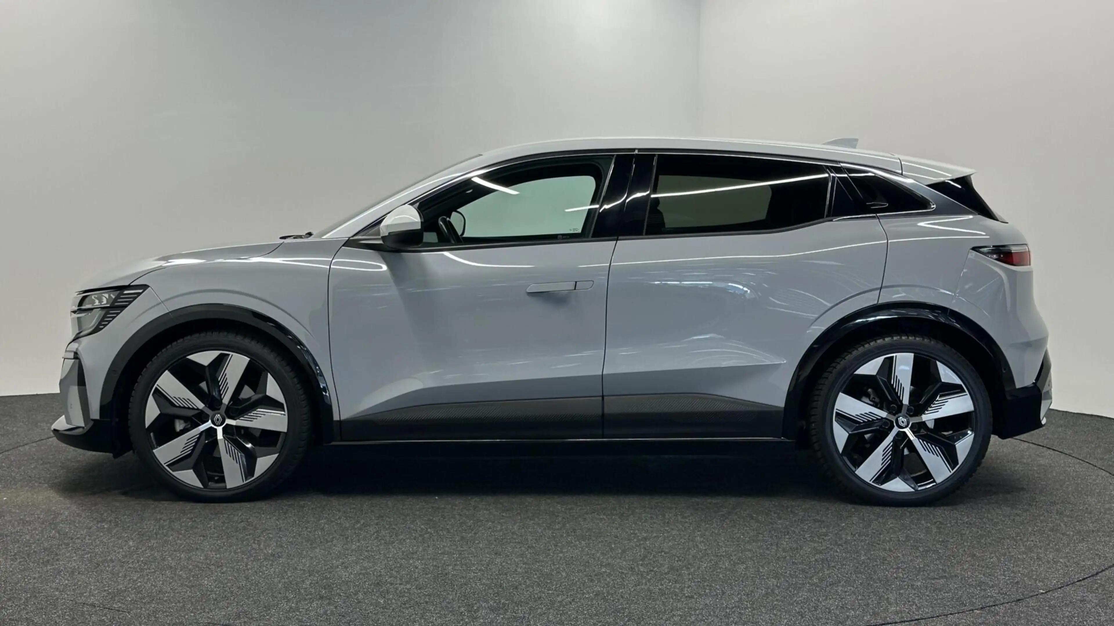 Renault Megane E-Tech EV60 93% SOH Optimum Charge Techno CAMERA CARPLAY — photo 8