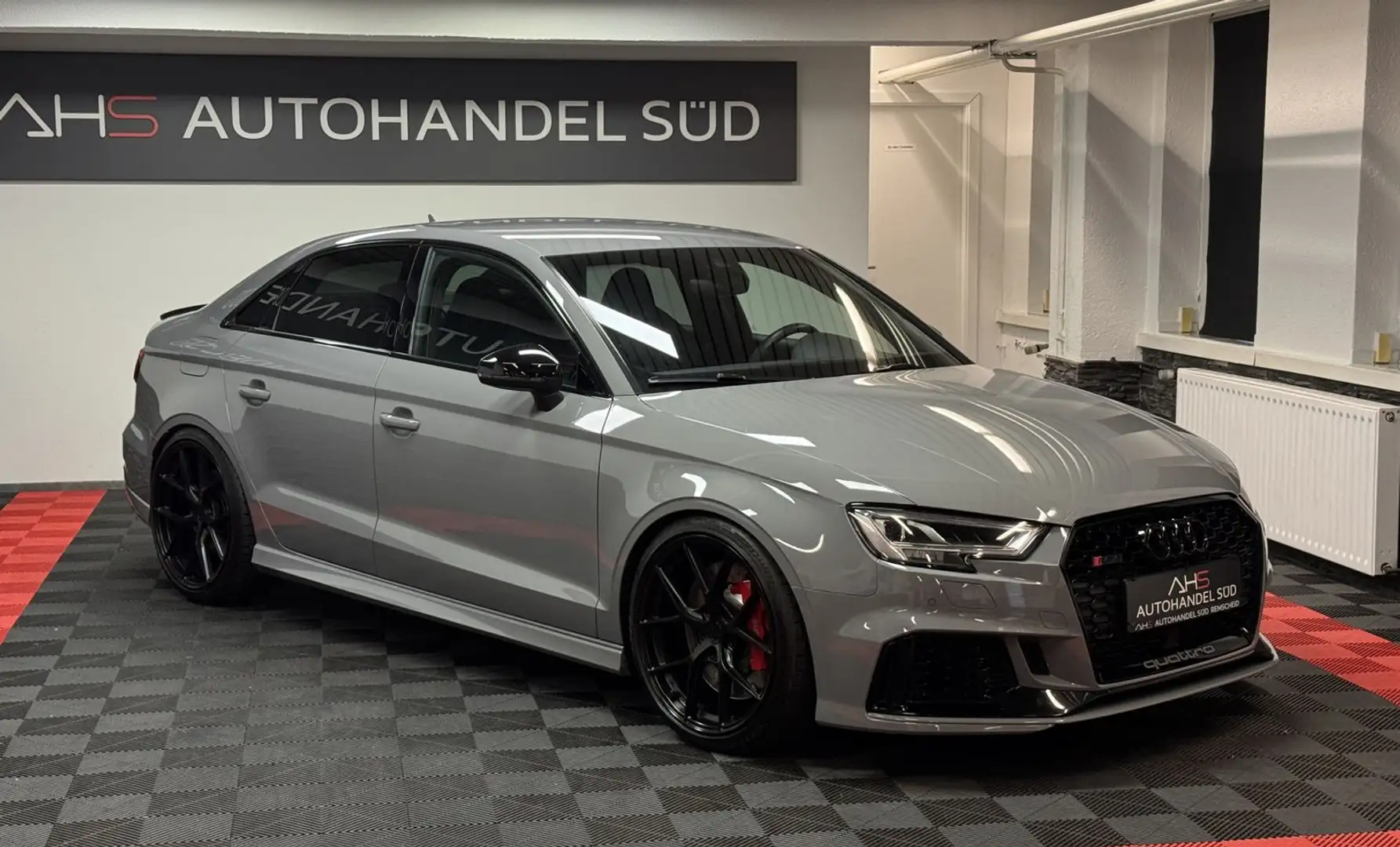 Audi QUATTRO RS 3 2.5 TFSI quattro*MATRIX*SCHALE*VIRTUAL*B&O* Grijs - 2