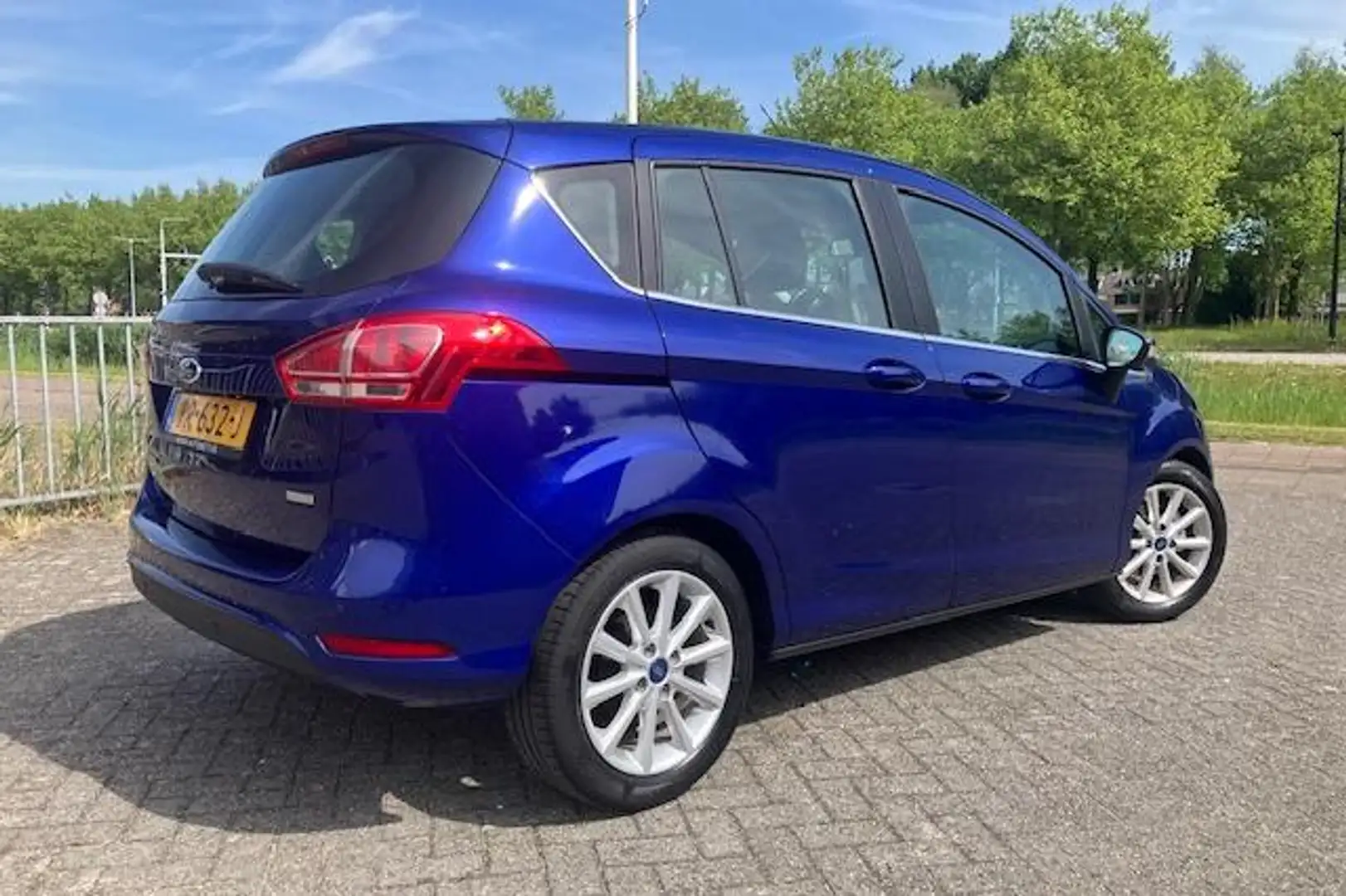 Ford B-Max 1.0 EcoBoost 100PK Titanium Blauw - 2