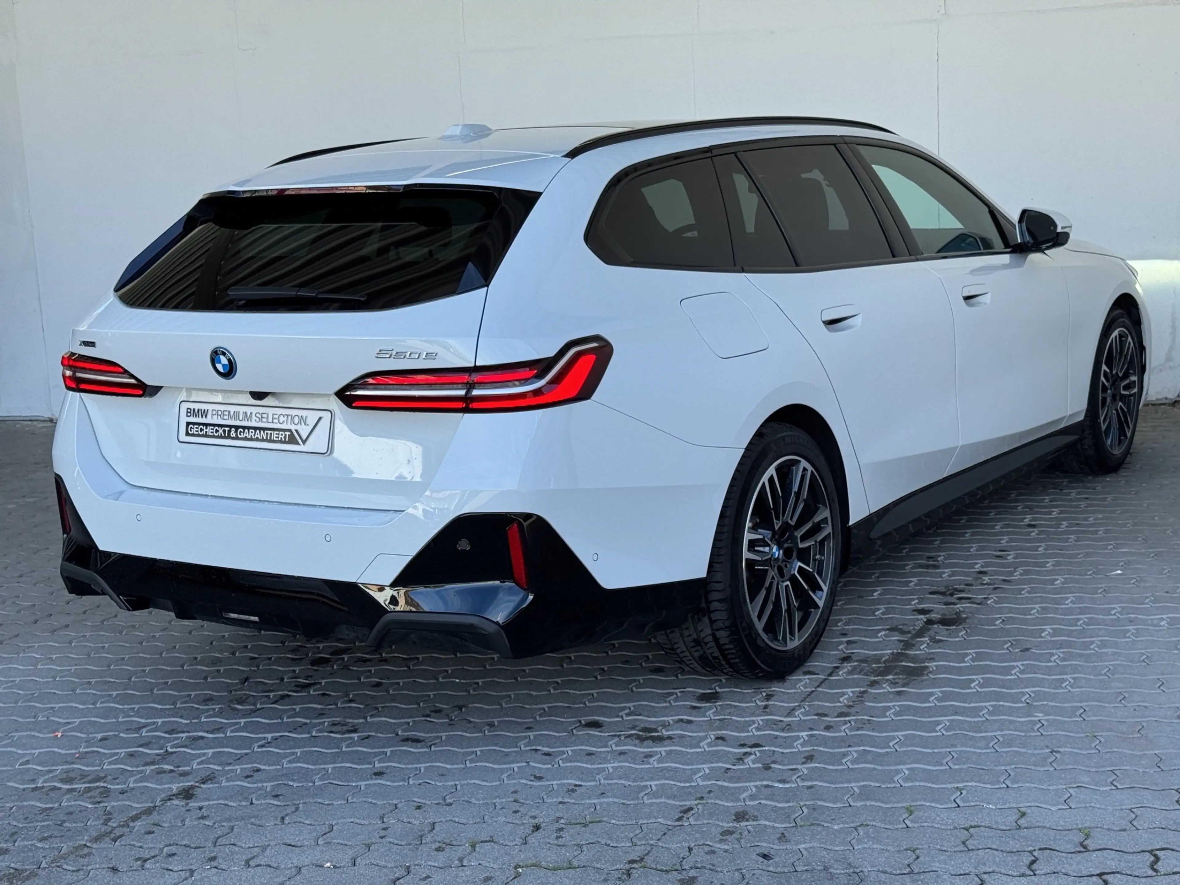 BMW 550 e xDrive Touring M Sportpaket — photo 4