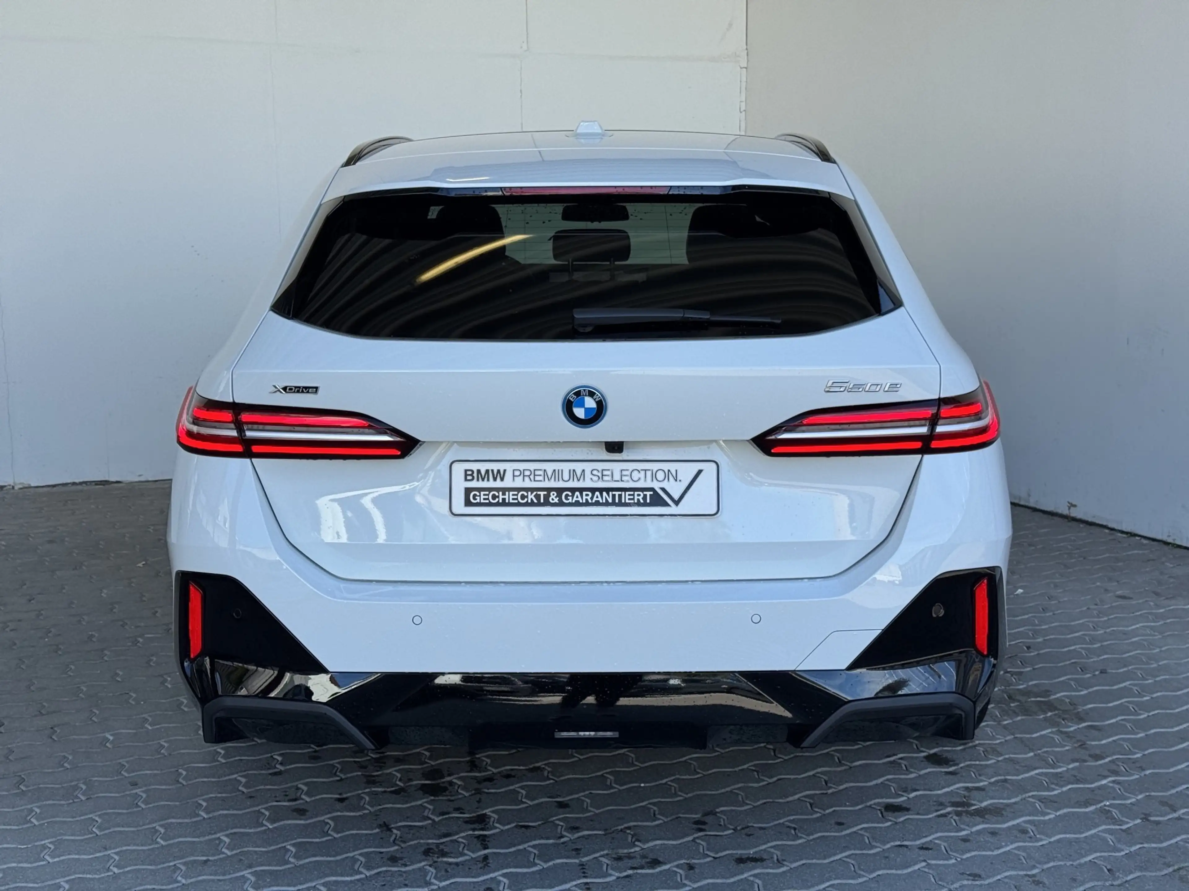 BMW 550 e xDrive Touring M Sportpaket — photo 3