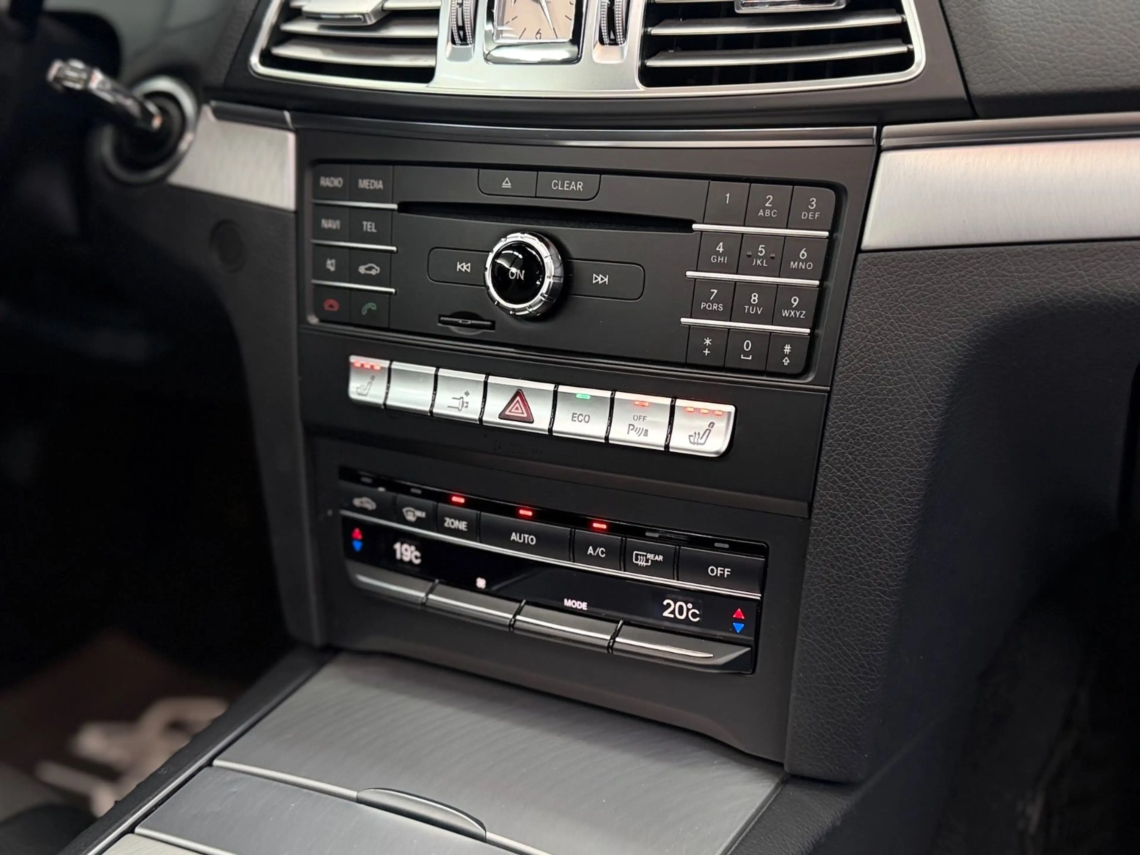 Mercedes-Benz E 350 E Coupe E 350 BlueTec / d — photo 14