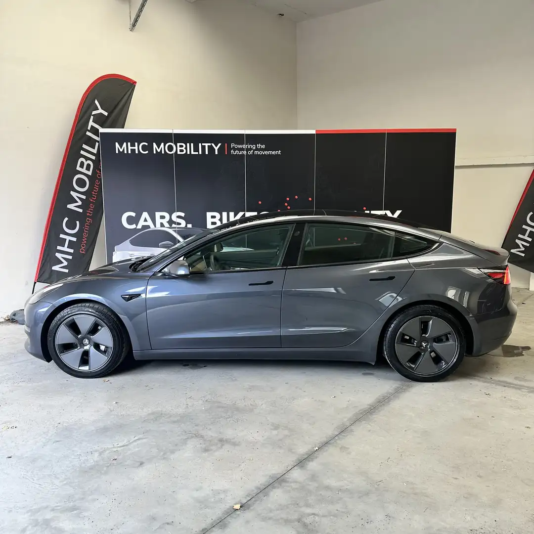 Tesla Model 3 Langstreckenbatt. Allradantrieb Dual Motor Grey - 2
