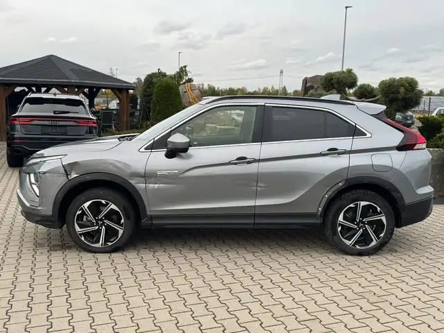 Mitsubishi Eclipse Cross Hybrid 4WD LED KAMERA PANORAMA