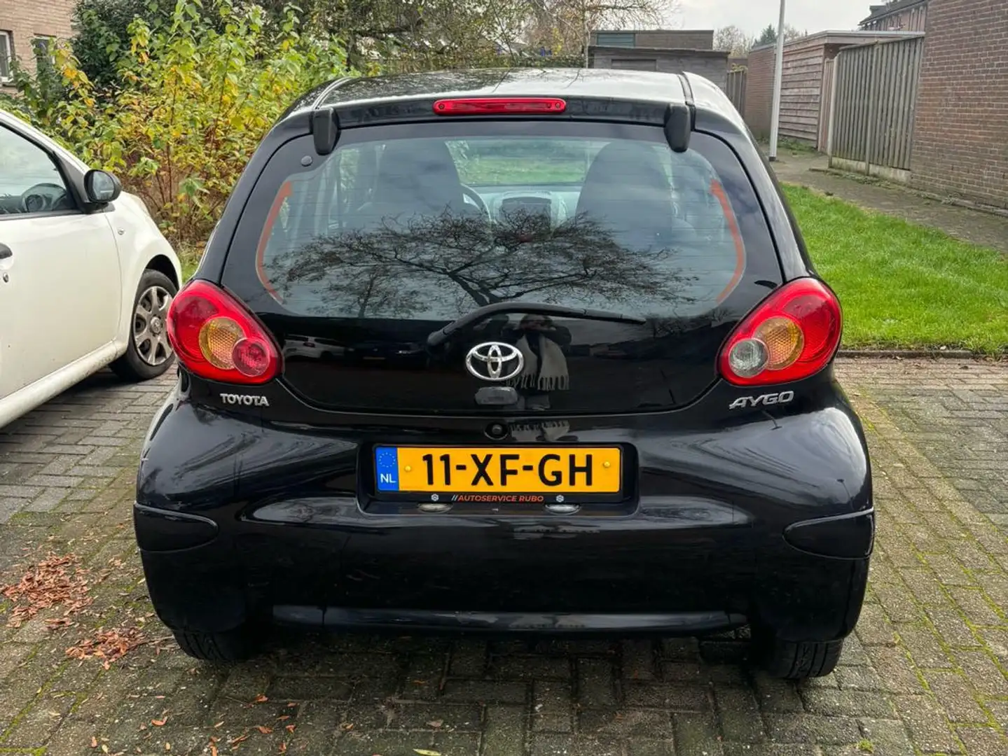 Toyota Aygo Aygo 1.0-12V + Zwart - 2