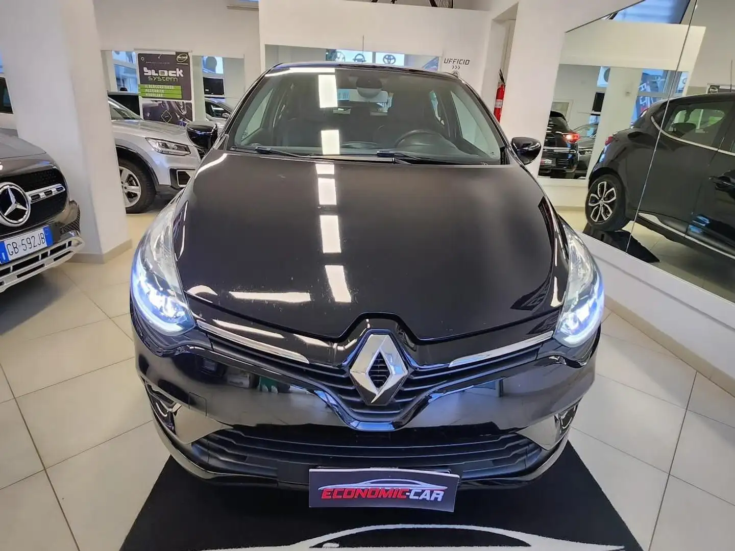 Renault Clio Noir - 1