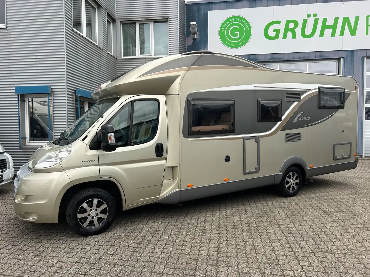 Bürstner Ixeo IT 726 G /Längsbett&Hubbett/Solar/Luftfeder Or - 2