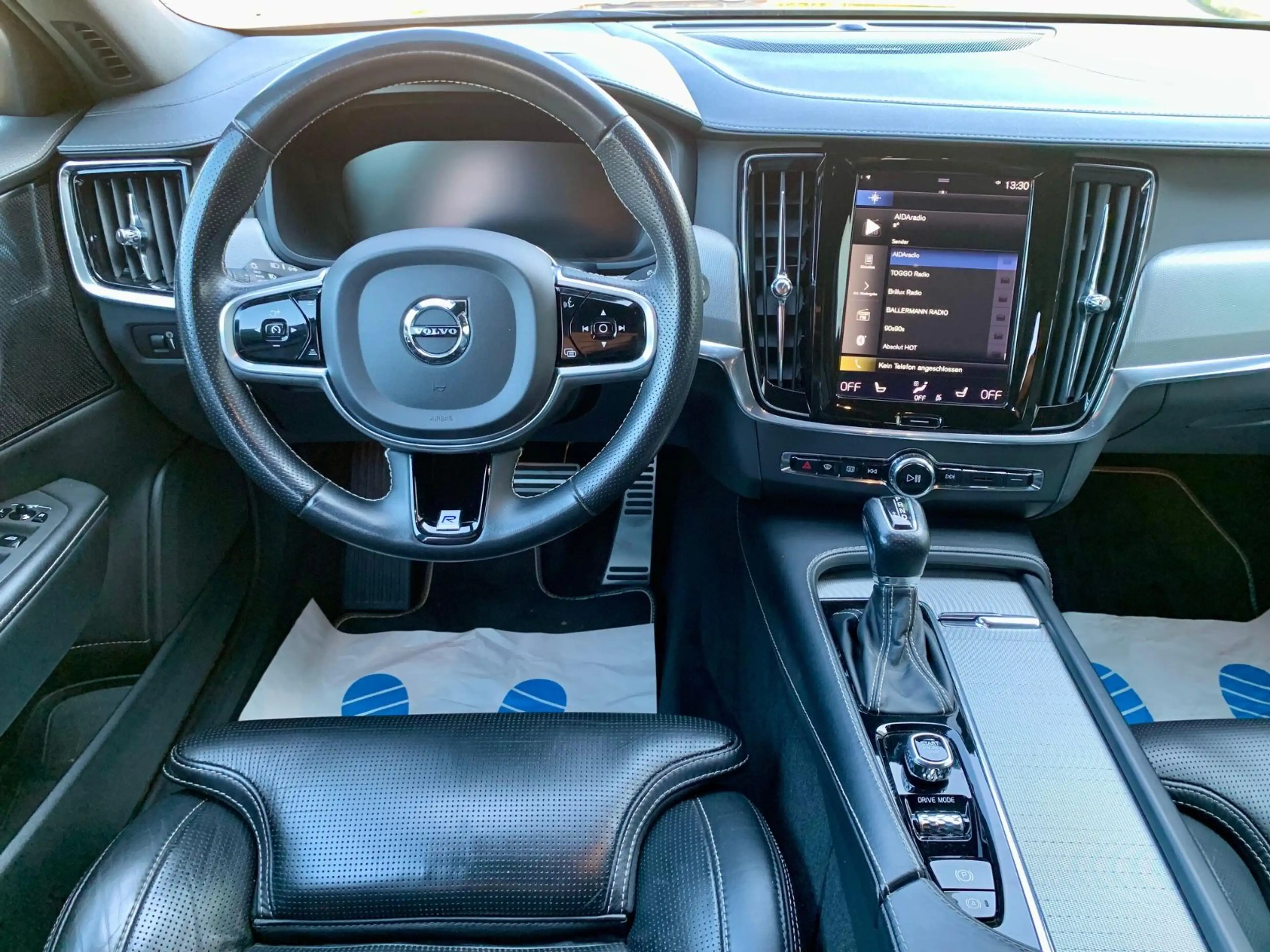 Volvo V90 R-Design AWD LED Leder DAB ACC Massage H&K — photo 5