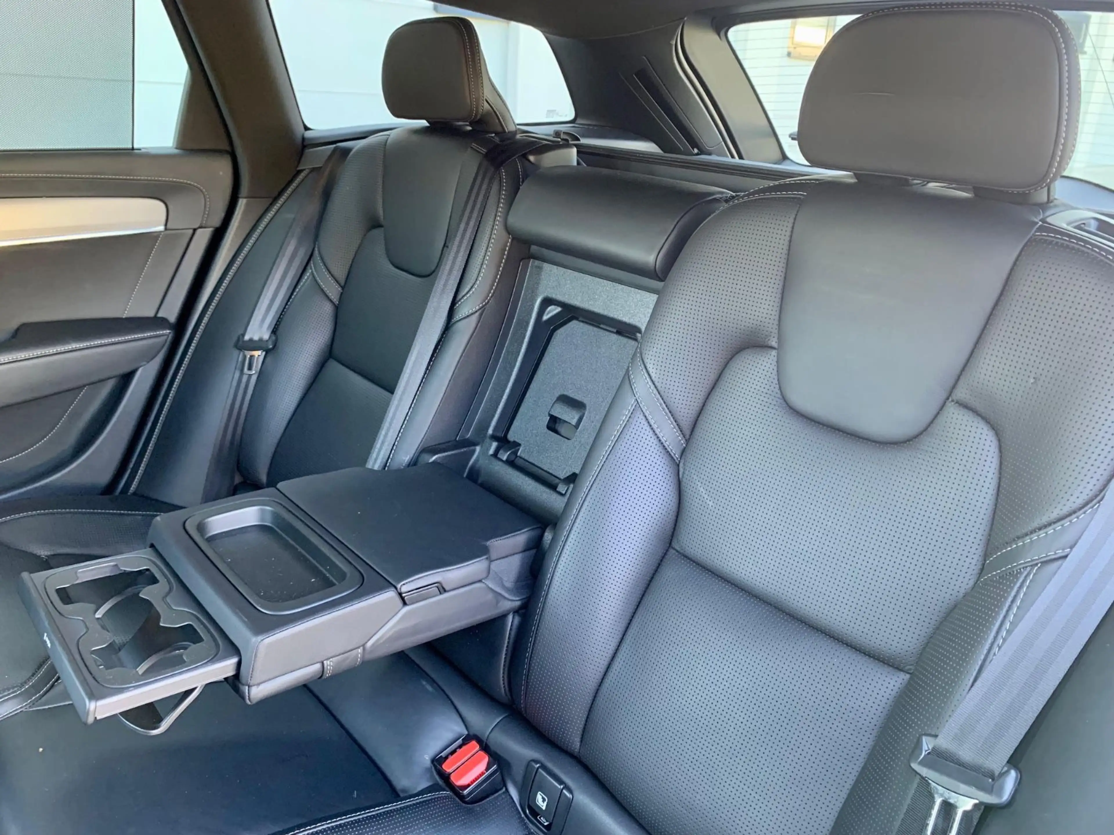 Volvo V90 R-Design AWD LED Leder DAB ACC Massage H&K — photo 7