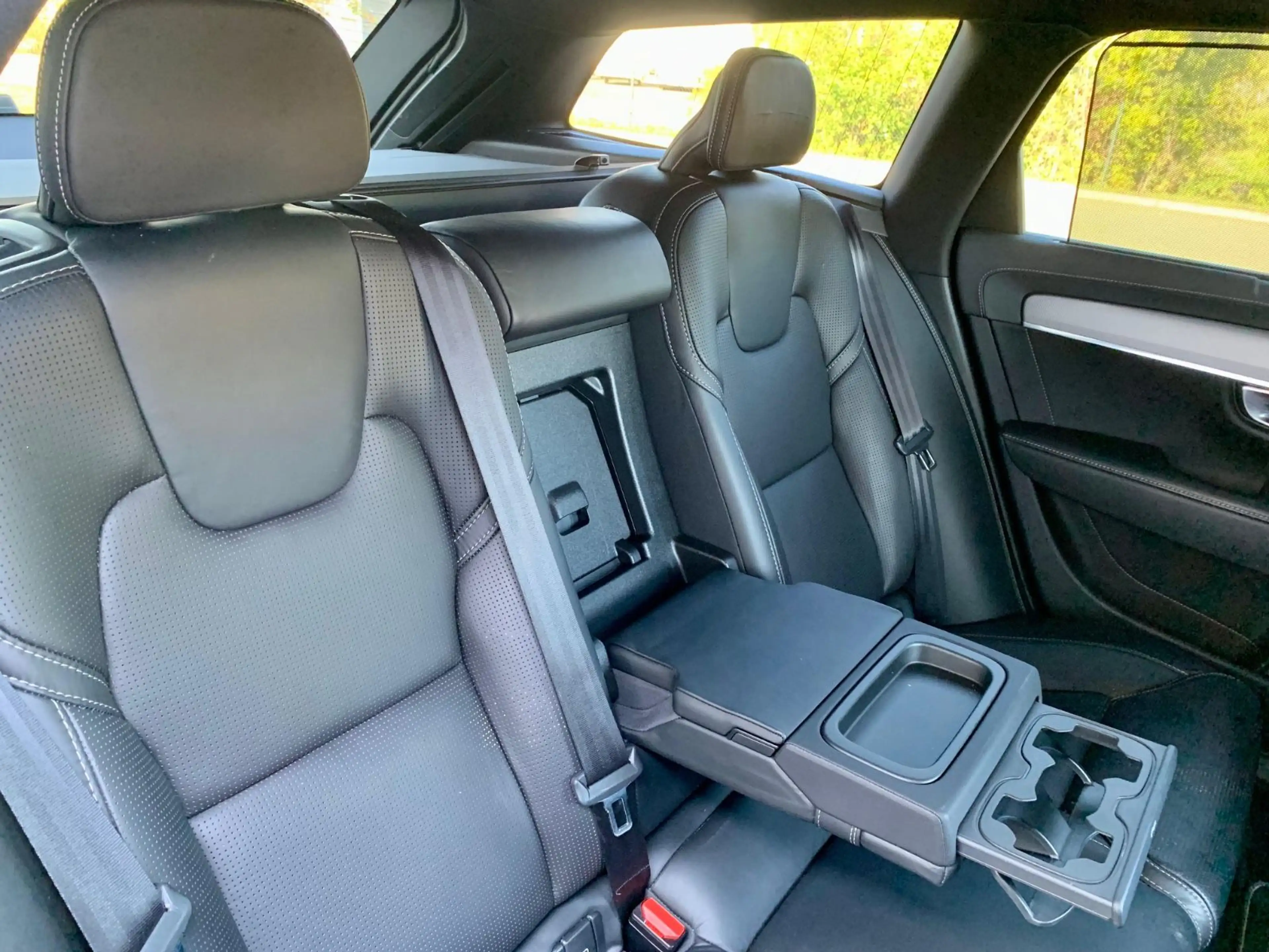Volvo V90 R-Design AWD LED Leder DAB ACC Massage H&K — photo 8