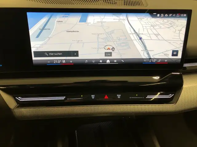 BMW 5 Series view 5