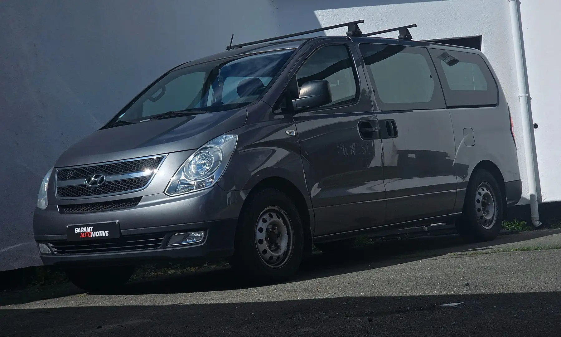 Hyundai H-1 PERFECTE TECHNISCHE STAAT / 6 ZIT. / 6 PLACES Grau - 1