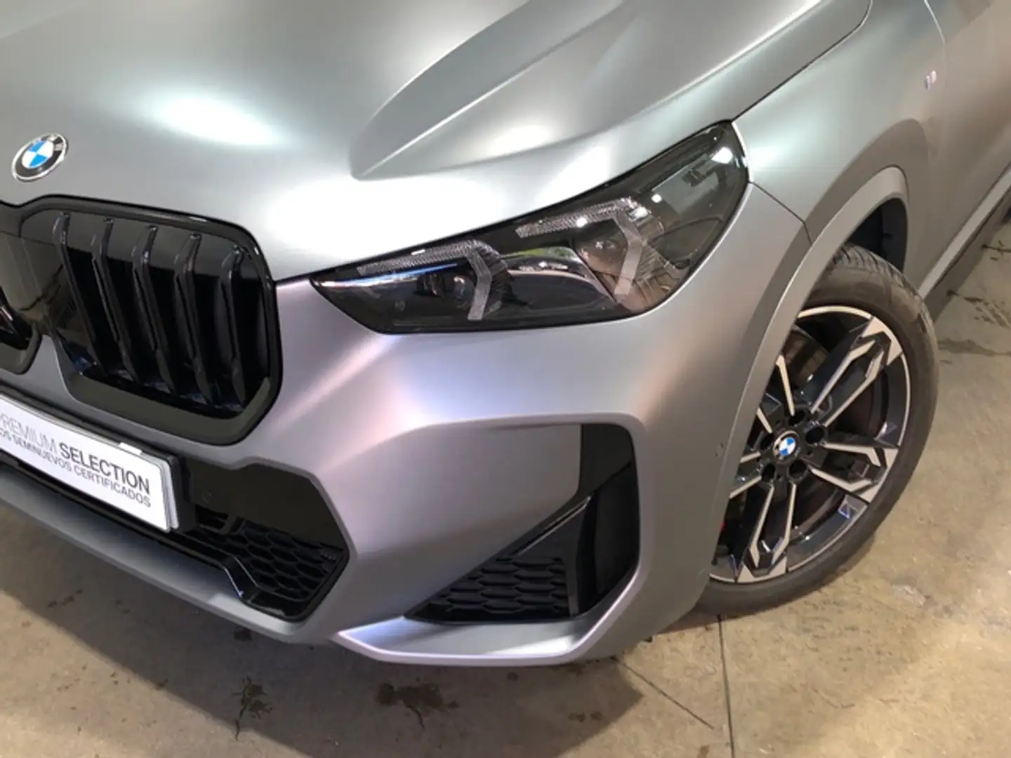 BMW X1 sDrive 20dA Gris - 2