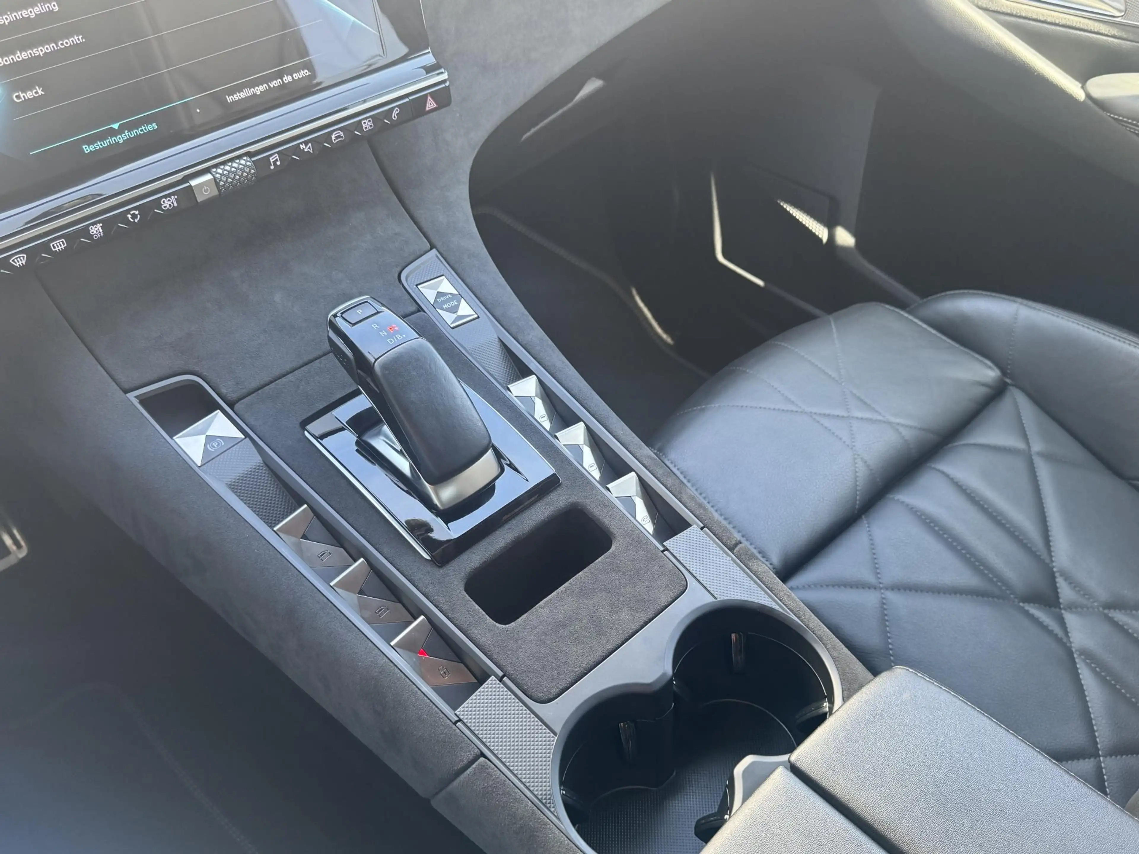 DS Automobiles DS 7 Crossback E-Tense Performance Line+ SOH 97% | Lederen bekled — photo 16