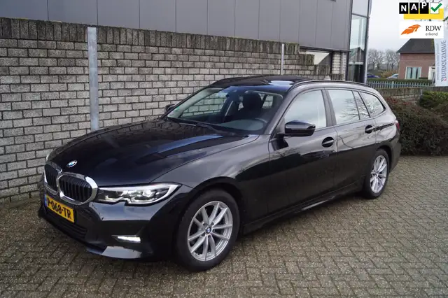 BMW 318 3-serie Touring 318i Business Edition Autom 156PK