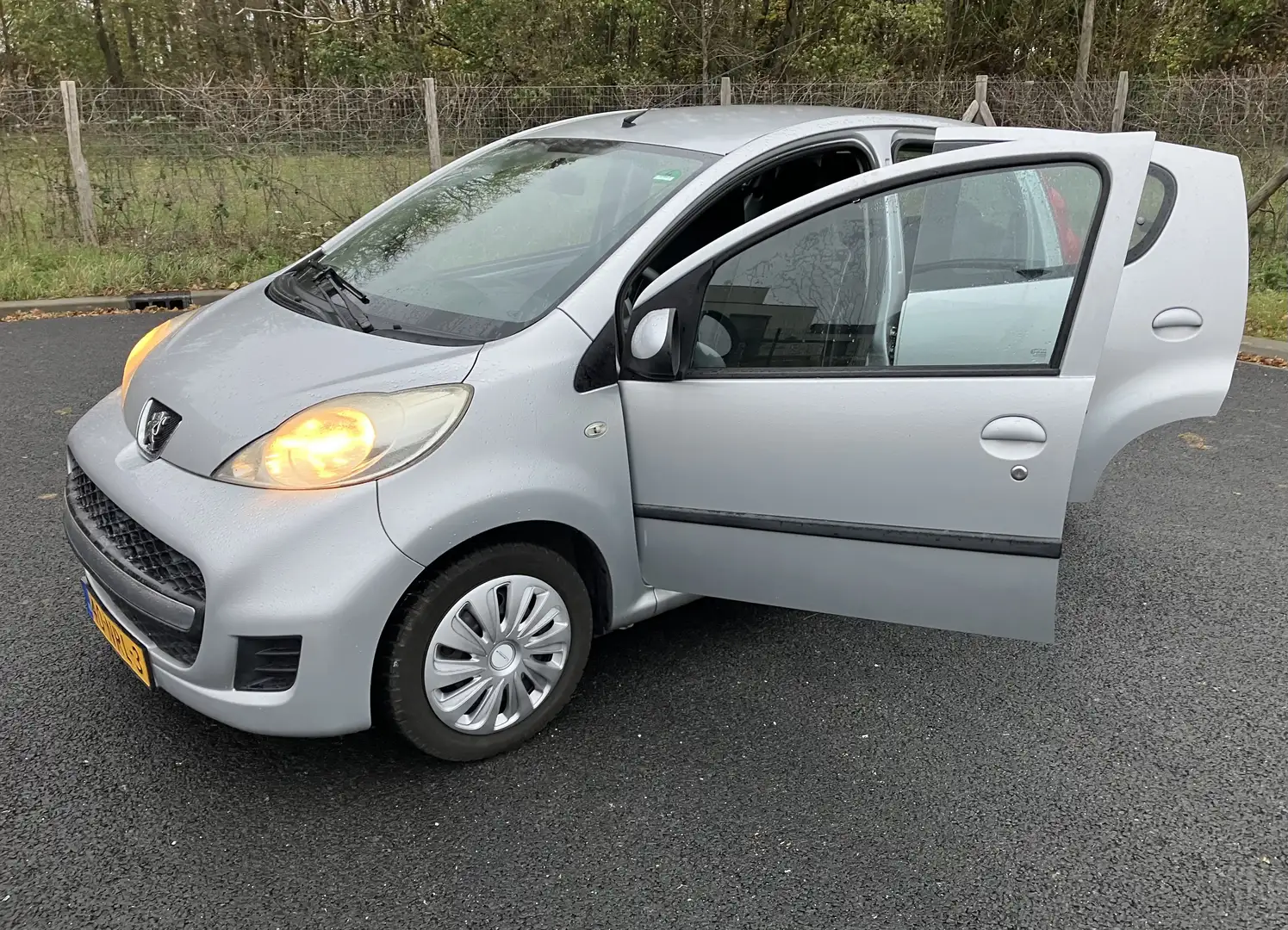 Peugeot 107 1.0-12V Automaat! - Airco - 4 Deurs Grijs - 2