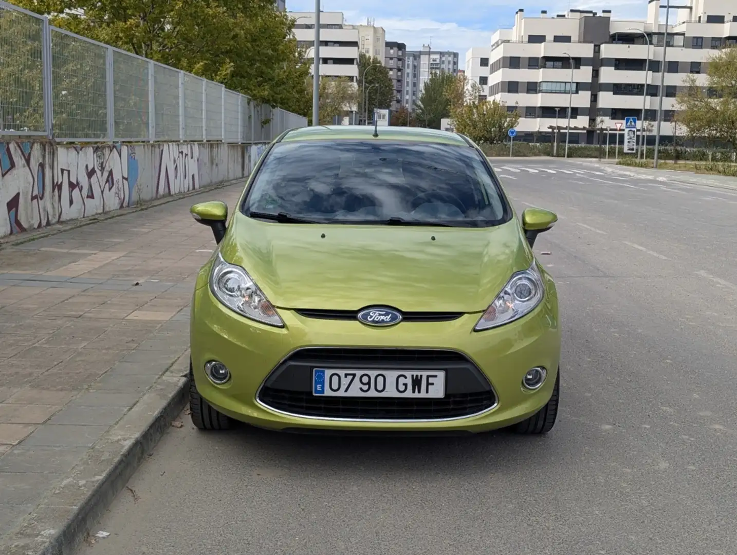 Ford Fiesta 1.4 Titanium Verde - 2