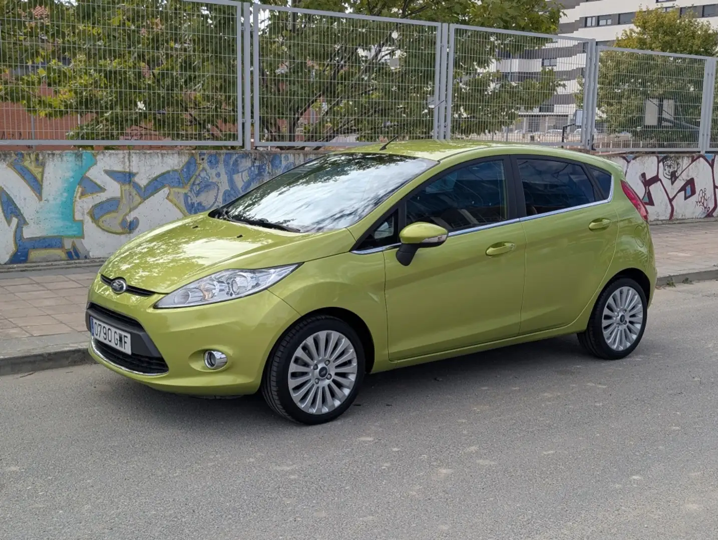 Ford Fiesta 1.4 Titanium Verde - 1