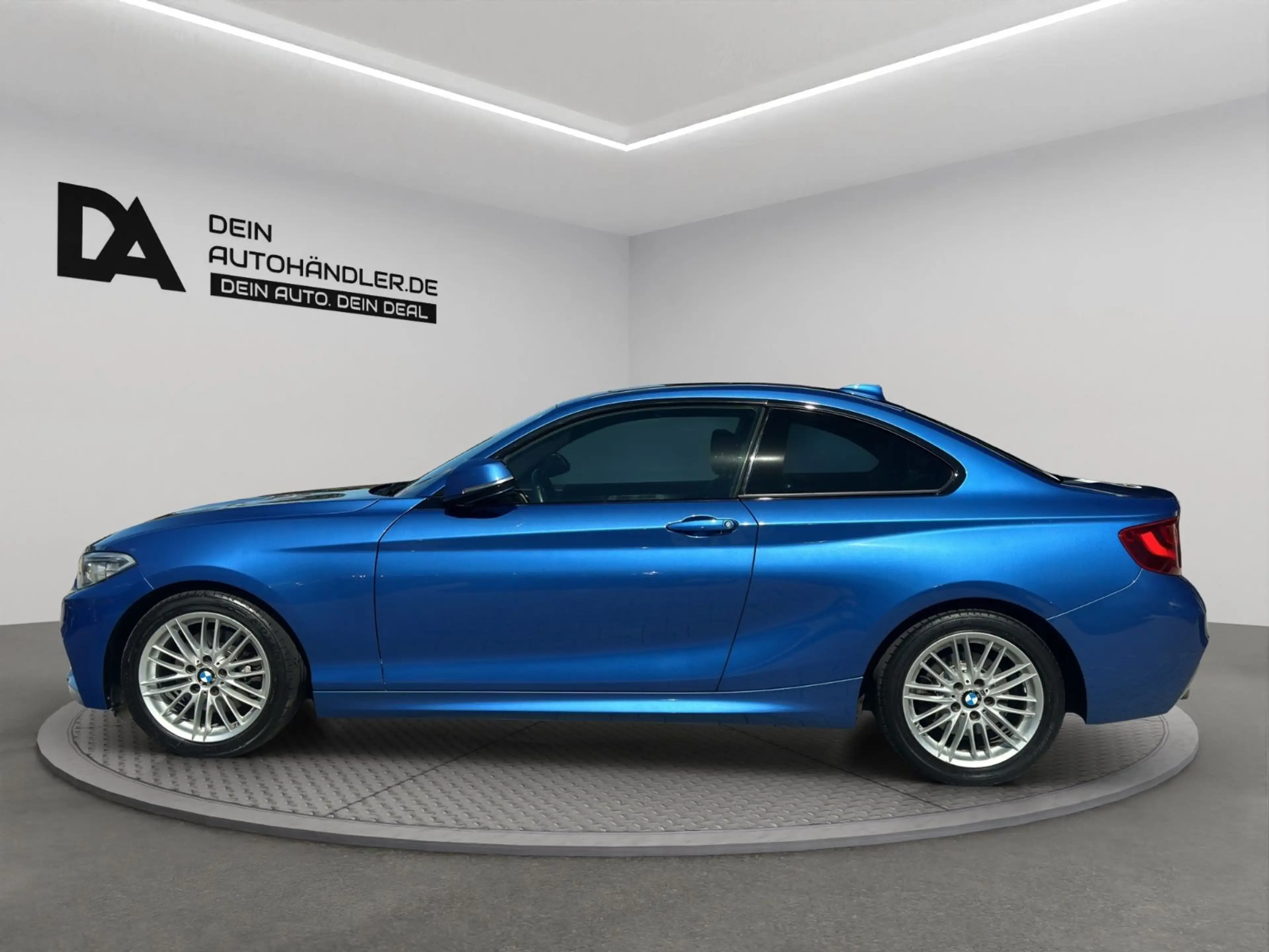 BMW 220 i Coupe*M SPORT*KAMERA*1.HAND* — photo 3
