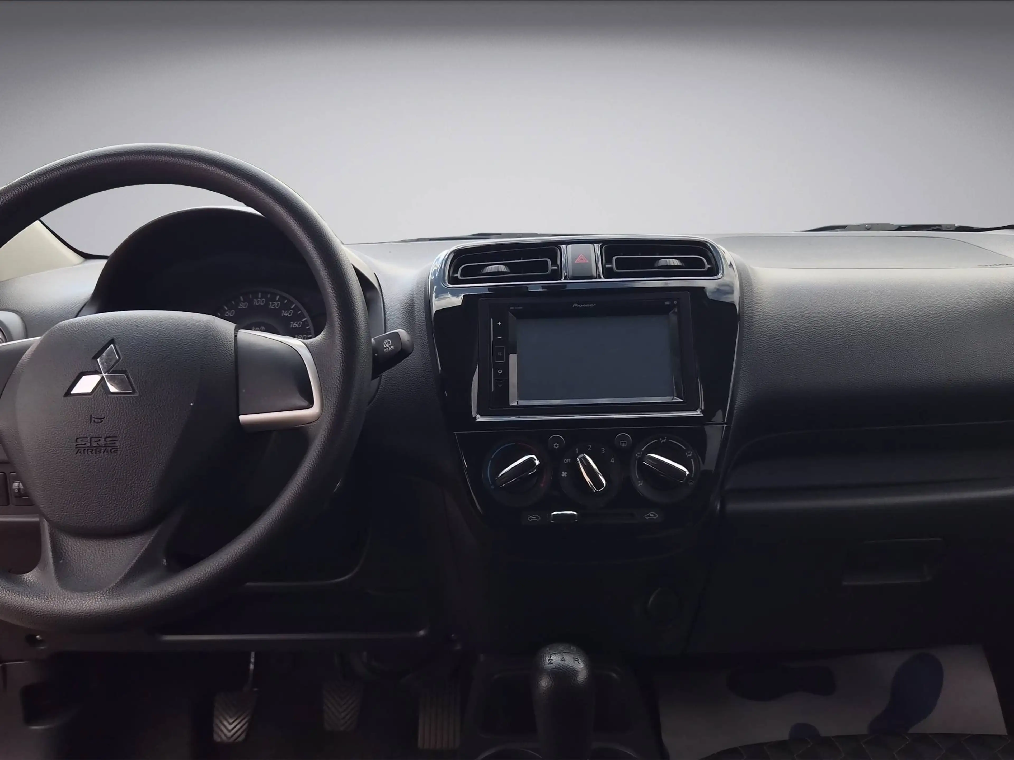 Mitsubishi Space Star Select — photo 12