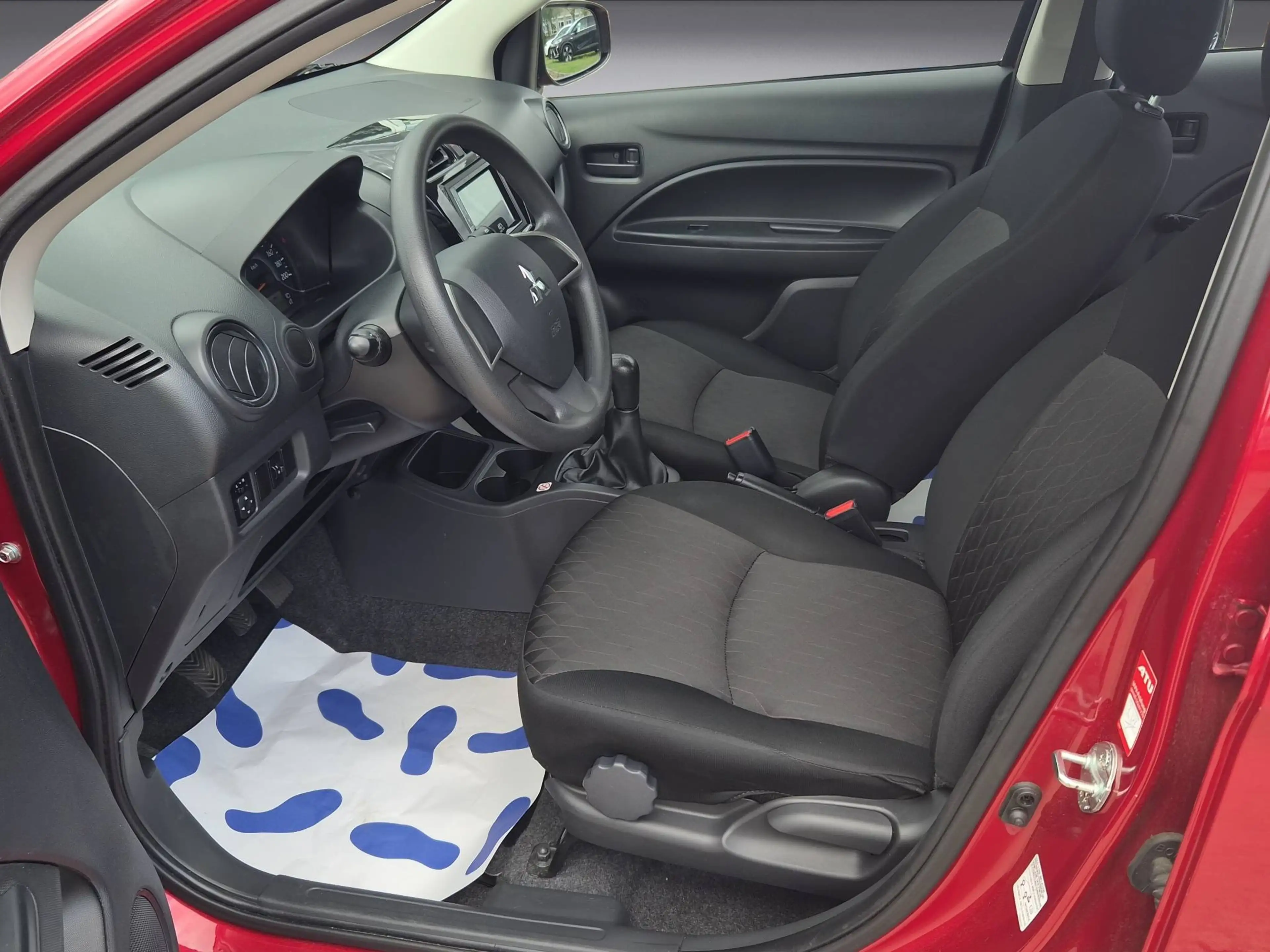 Mitsubishi Space Star Select — photo 11