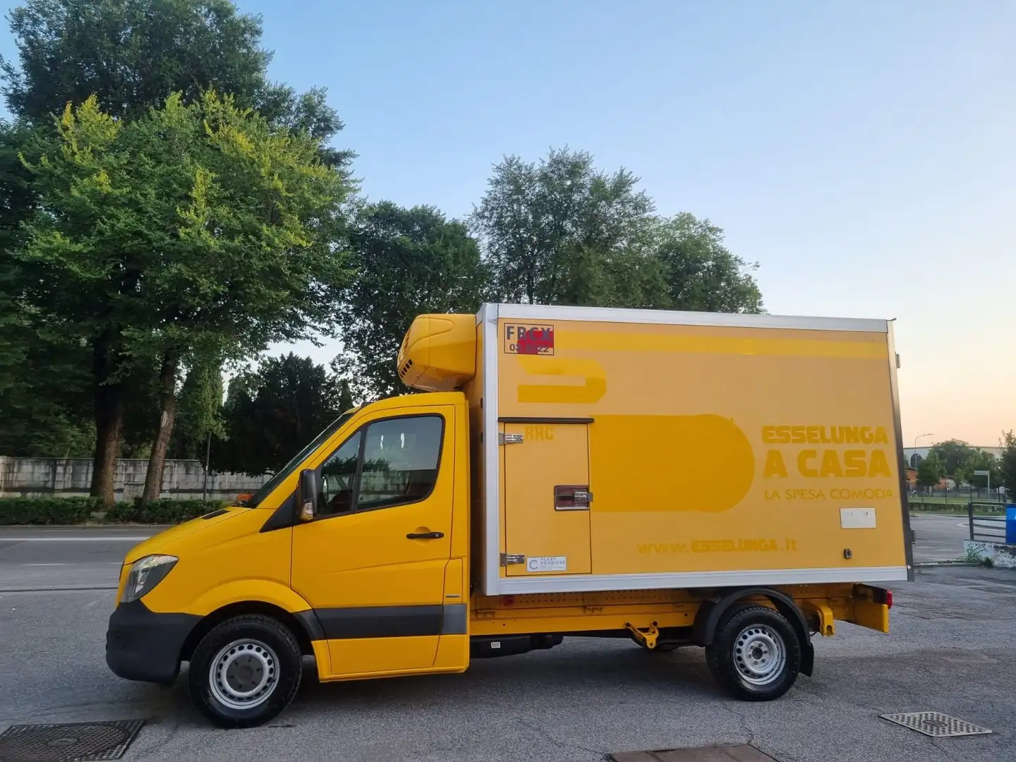 Mercedes-Benz Sprinter con frigo Giallo - 2