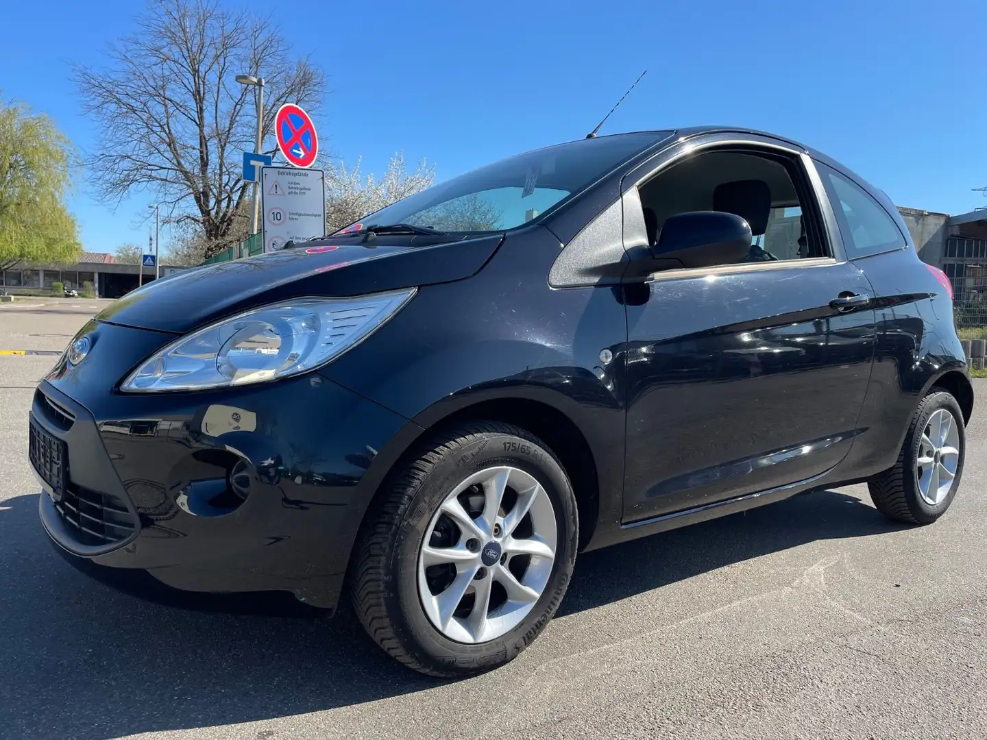 Ford Ka/Ka+ Cool & Sound Edition "Nur 62000KM" Schwarz - 1