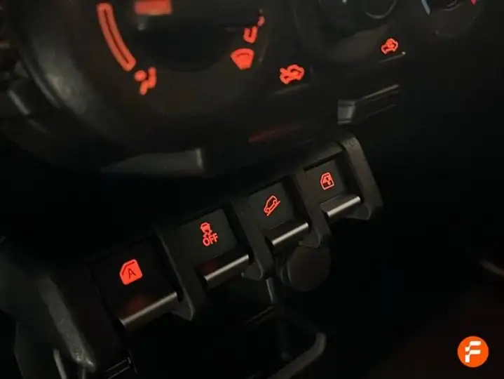 Suzuki Jimny 2024, foto 15