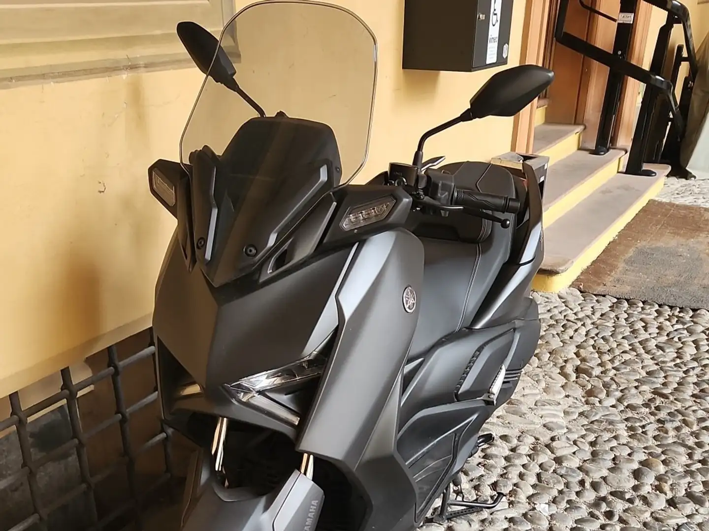 Yamaha X-Max 300 Black - 2