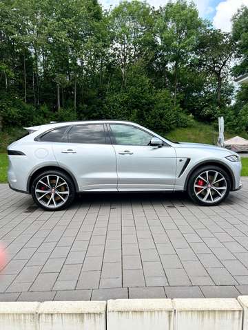 Imagine Jaguar F-Pace AWD SVR