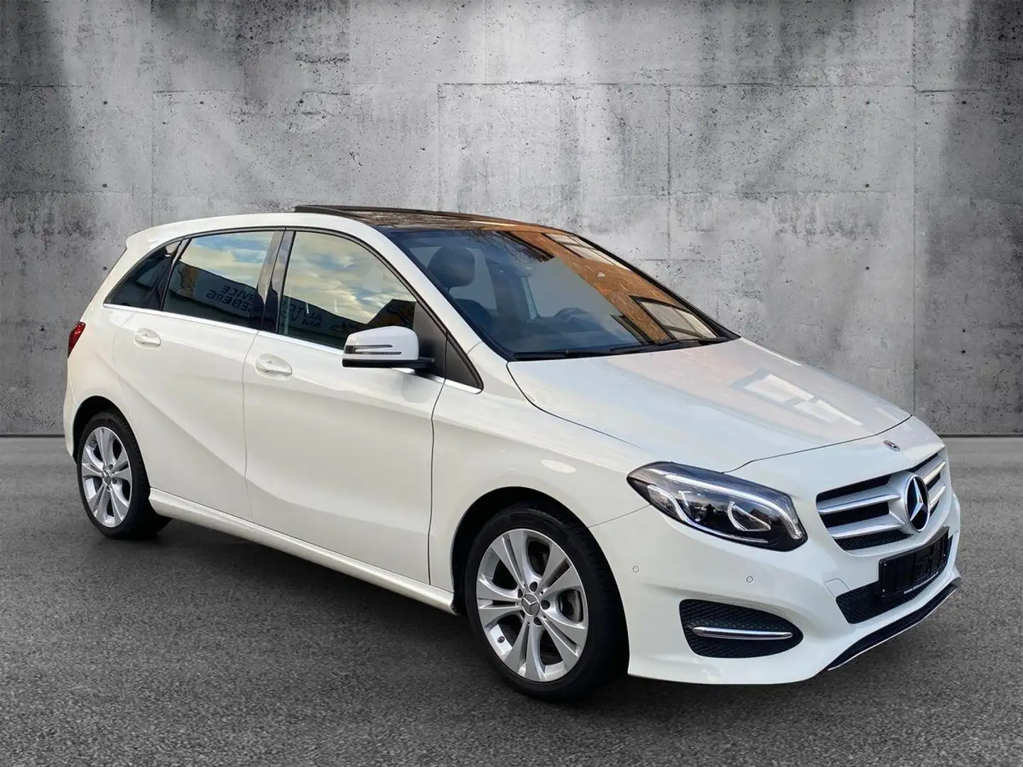 Mercedes-Benz B 200 CDI Standheizung/R.Kamera/Glasdach/AHK/LED Weiß - 2